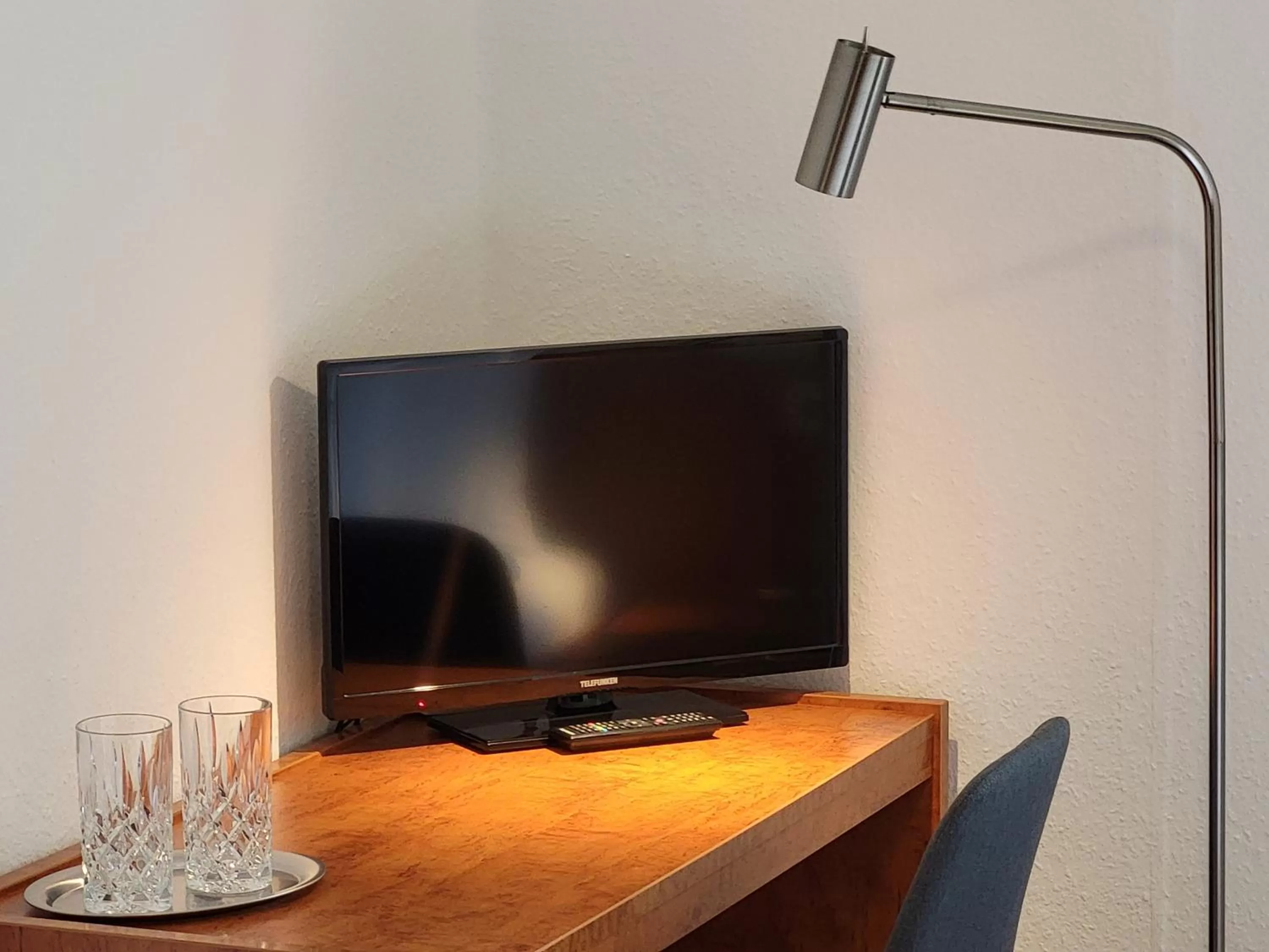 TV and multimedia, TV/Entertainment Center in Parkhotel Am Schwanenteich