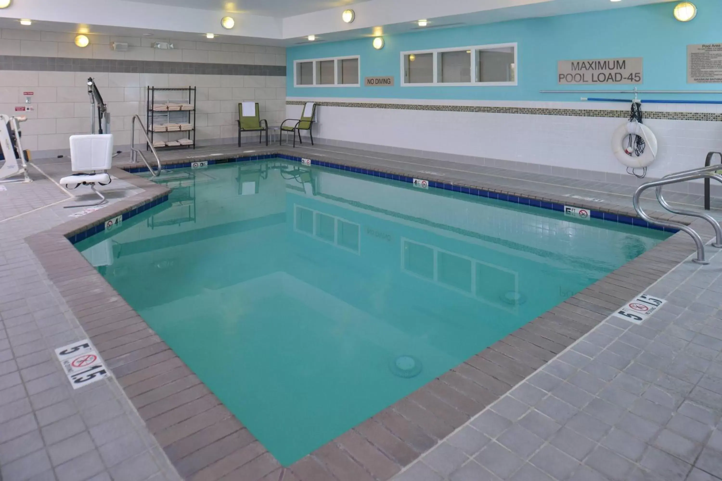 Swimming Pool in SpringHill Suites by Marriott Sacramento Roseville