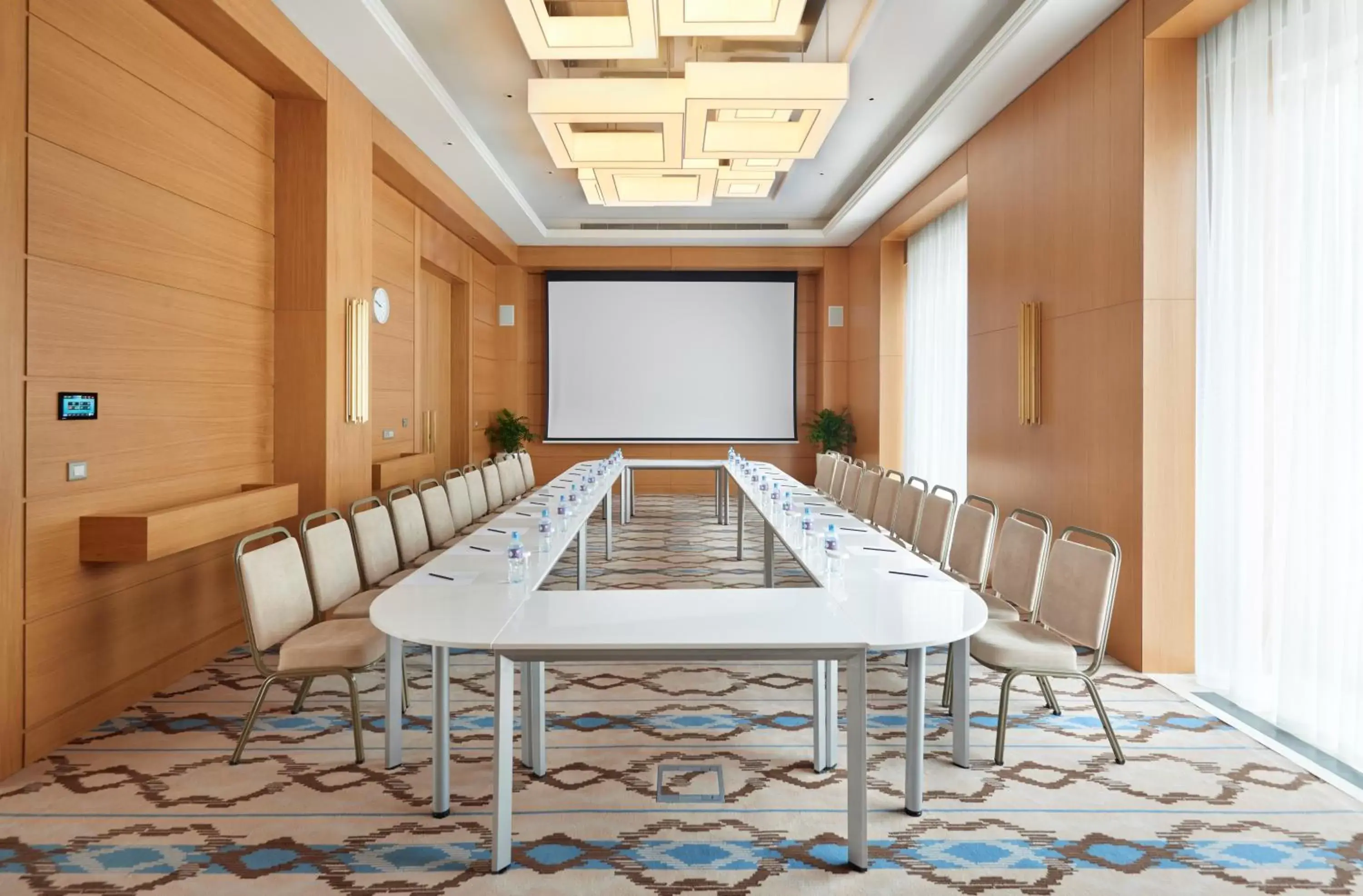 Business facilities in Hyatt Regency Tashkent