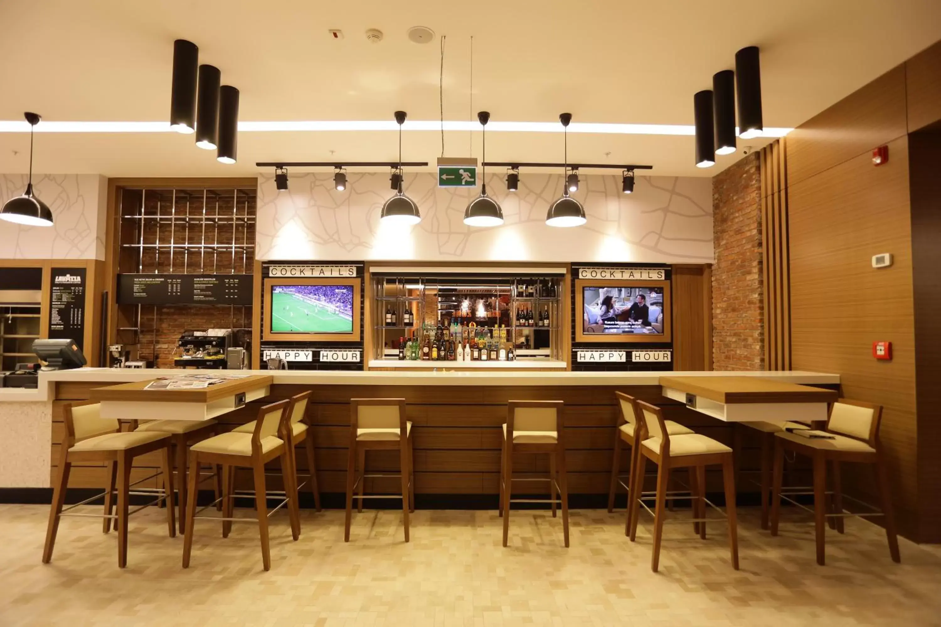 Lounge or bar, Lounge/Bar in Holiday Inn Ankara - Cukurambar, an IHG Hotel