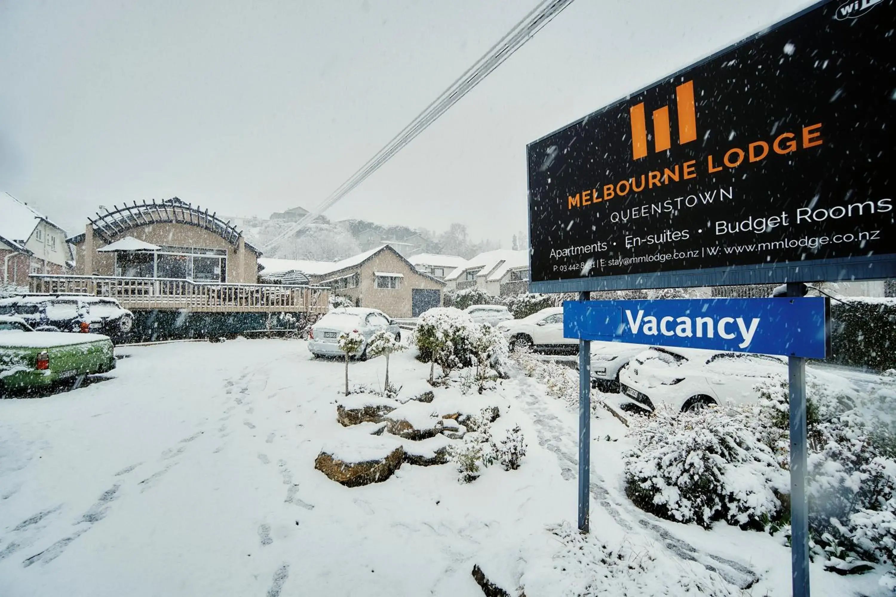 Property building, Winter in Melbourne Lodge