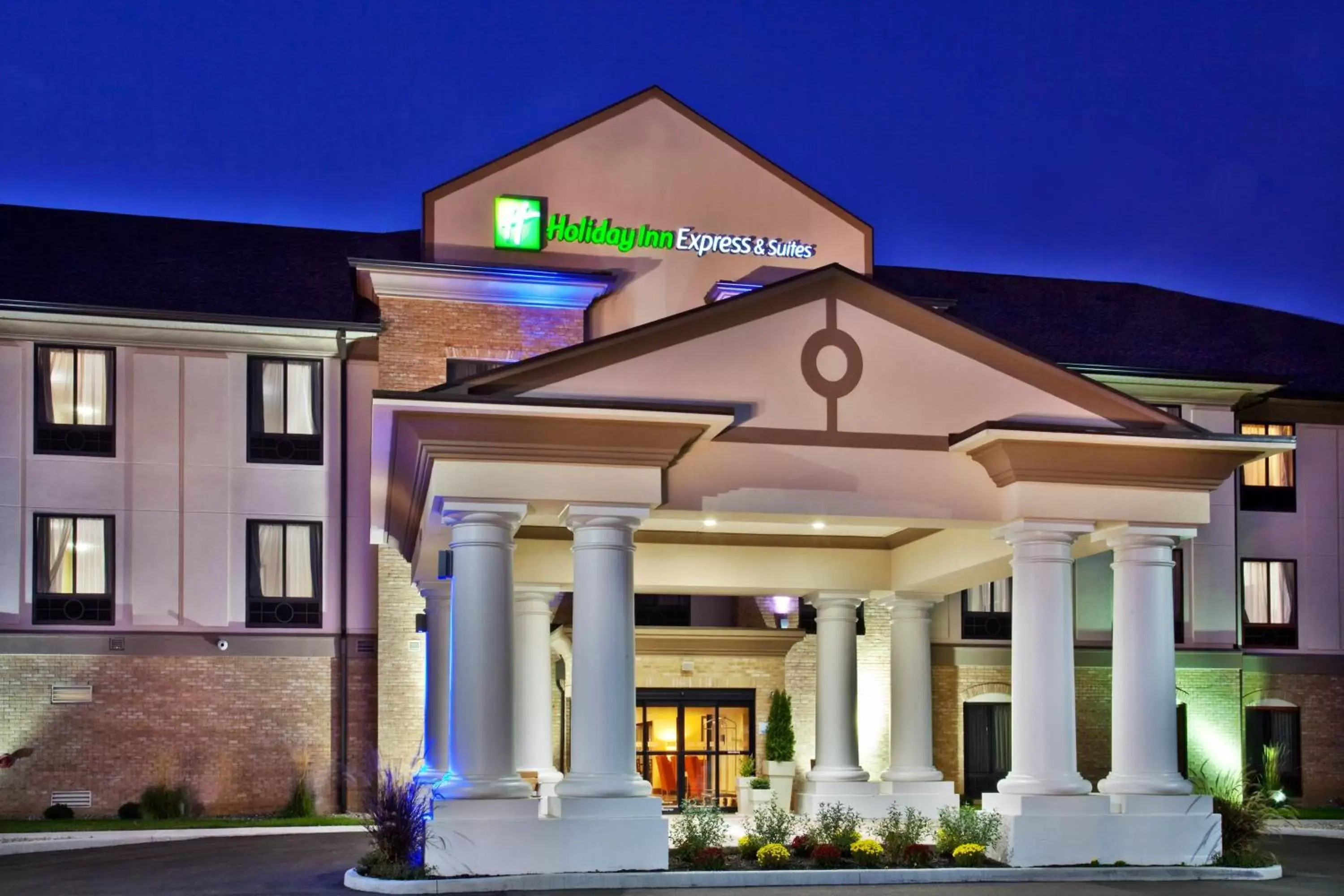 Property Building in Holiday Inn Express Hotel & Suites Crawfordsville, an IHG Hotel