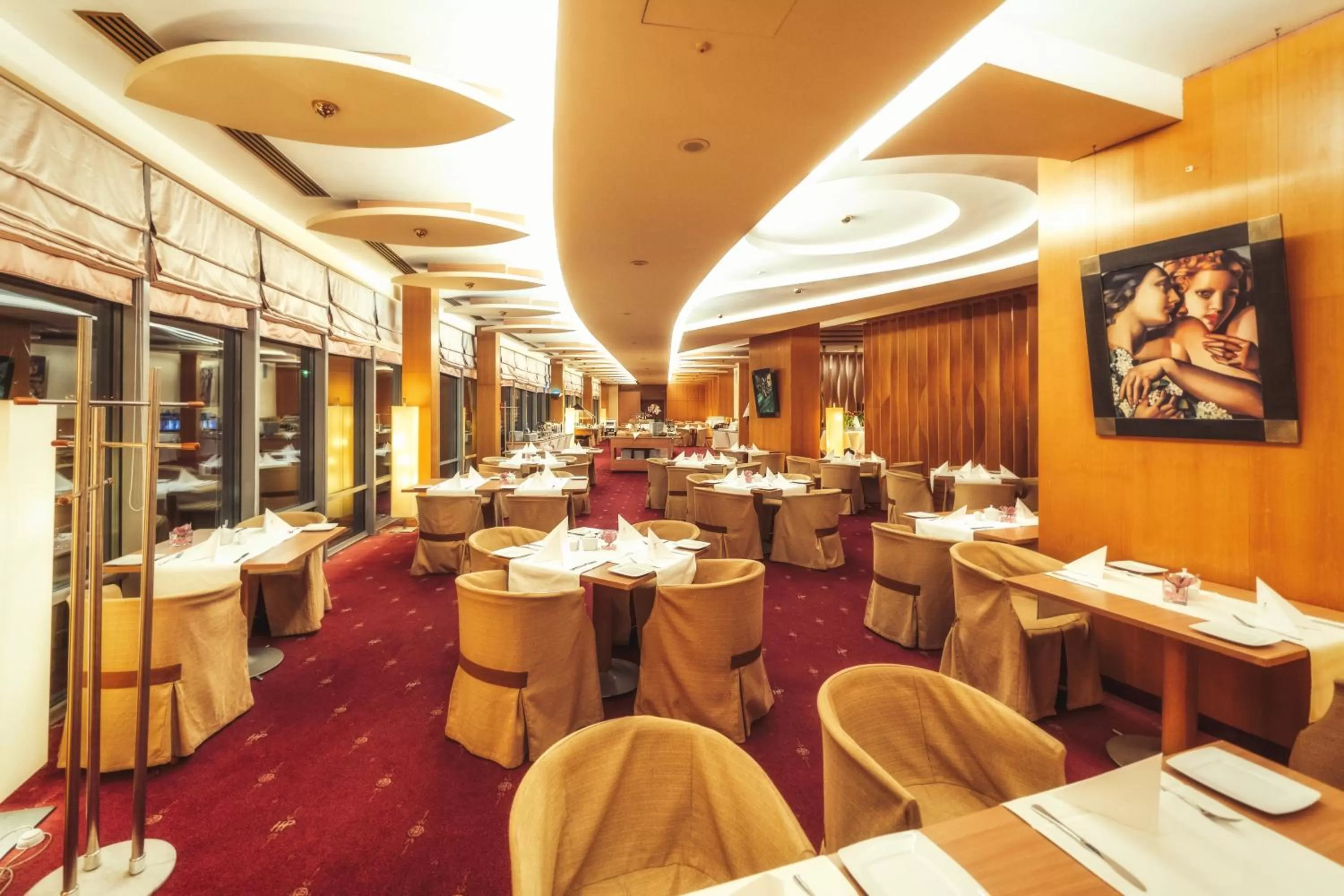 Restaurant/places to eat in HP Park Plaza