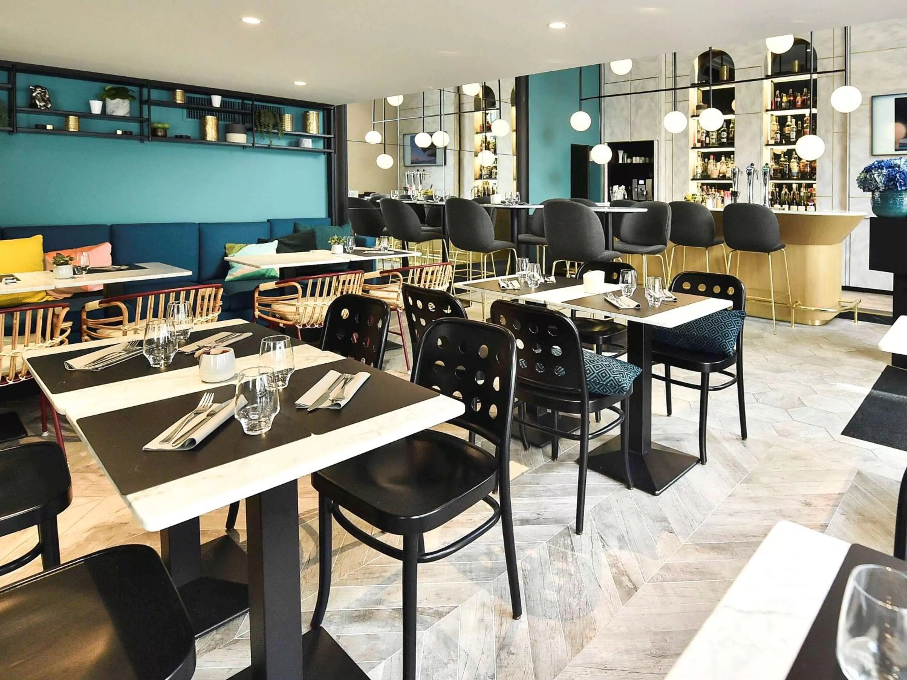 Restaurant/places to eat in ibis Styles Dijon Central