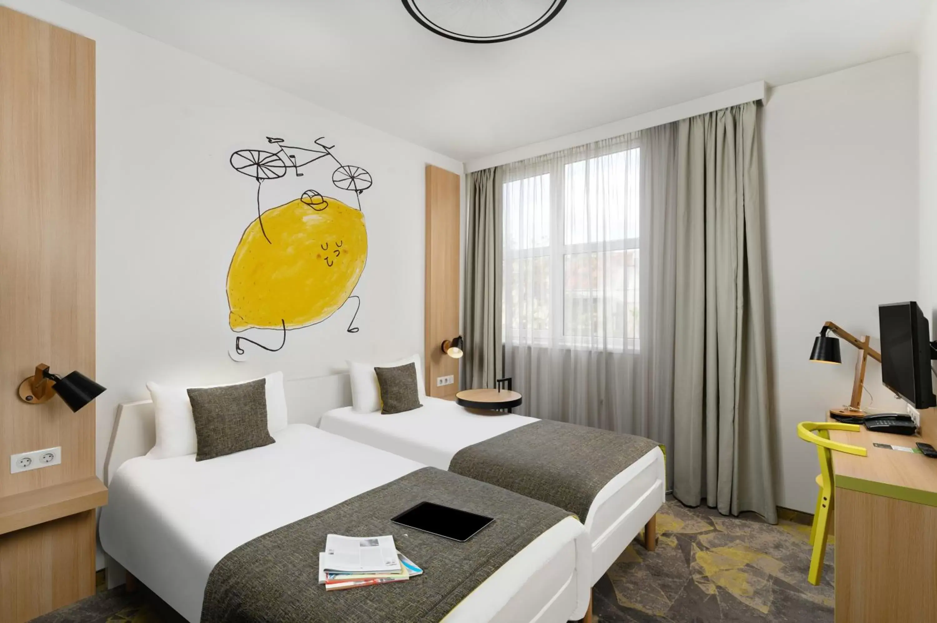 Quiet street view, Bed in Ibis Styles Budapest City