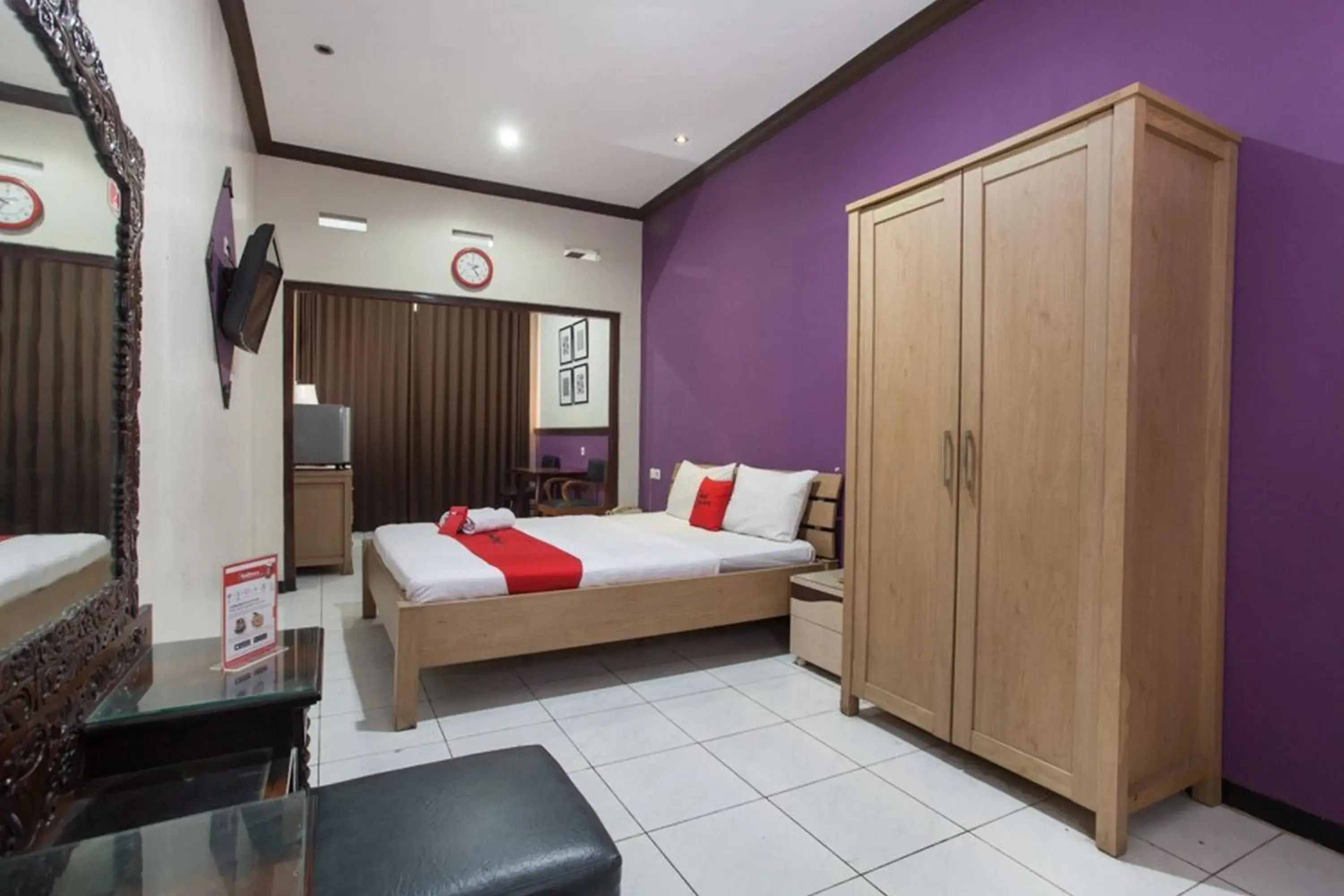 Bedroom, Bed in RedDoorz @ Urip Sumoharjo