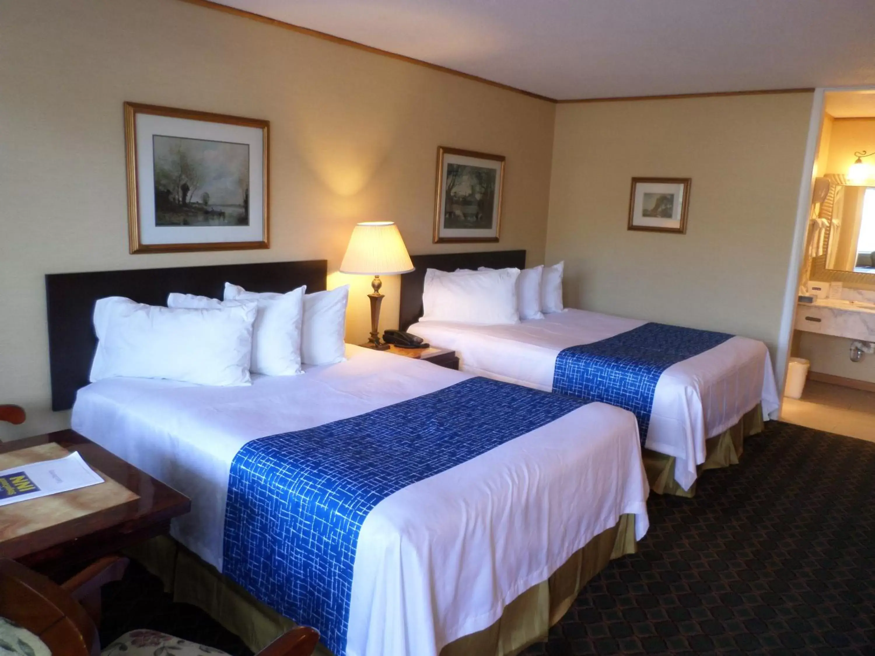 Photo of the whole room, Bed in Travelodge by Wyndham Ogallala