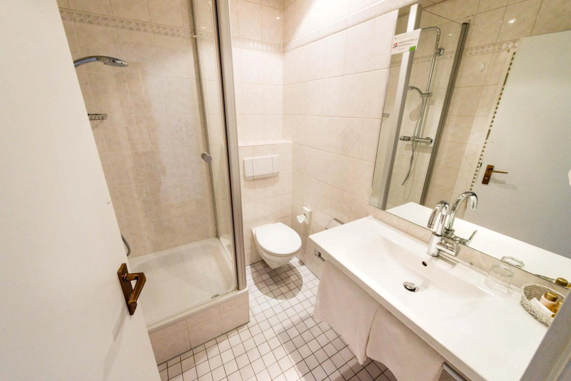 Toilet in Flair Hotel Vier Jahreszeiten