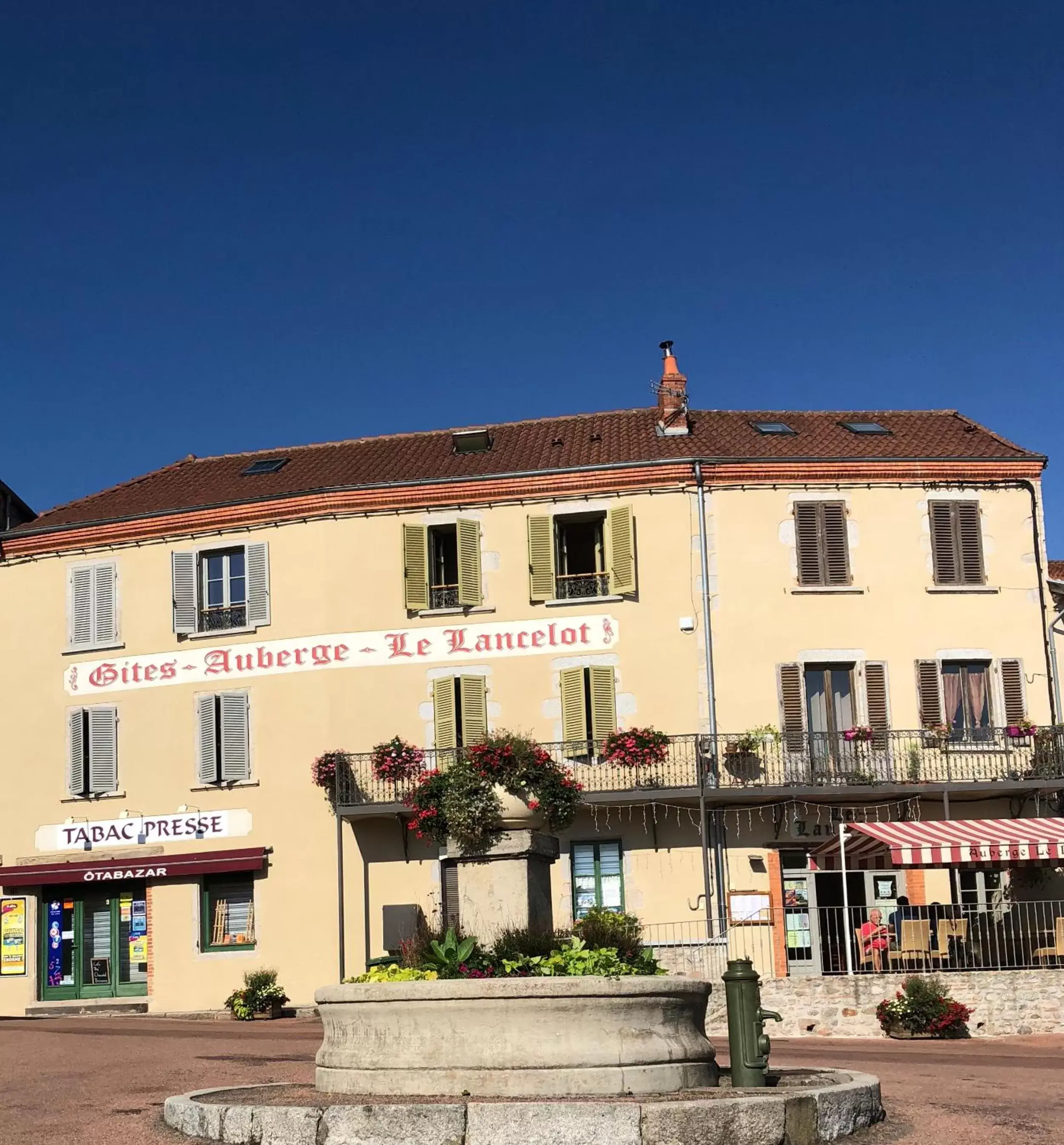 Facade/entrance, Property Building in Gites Le Lancelot