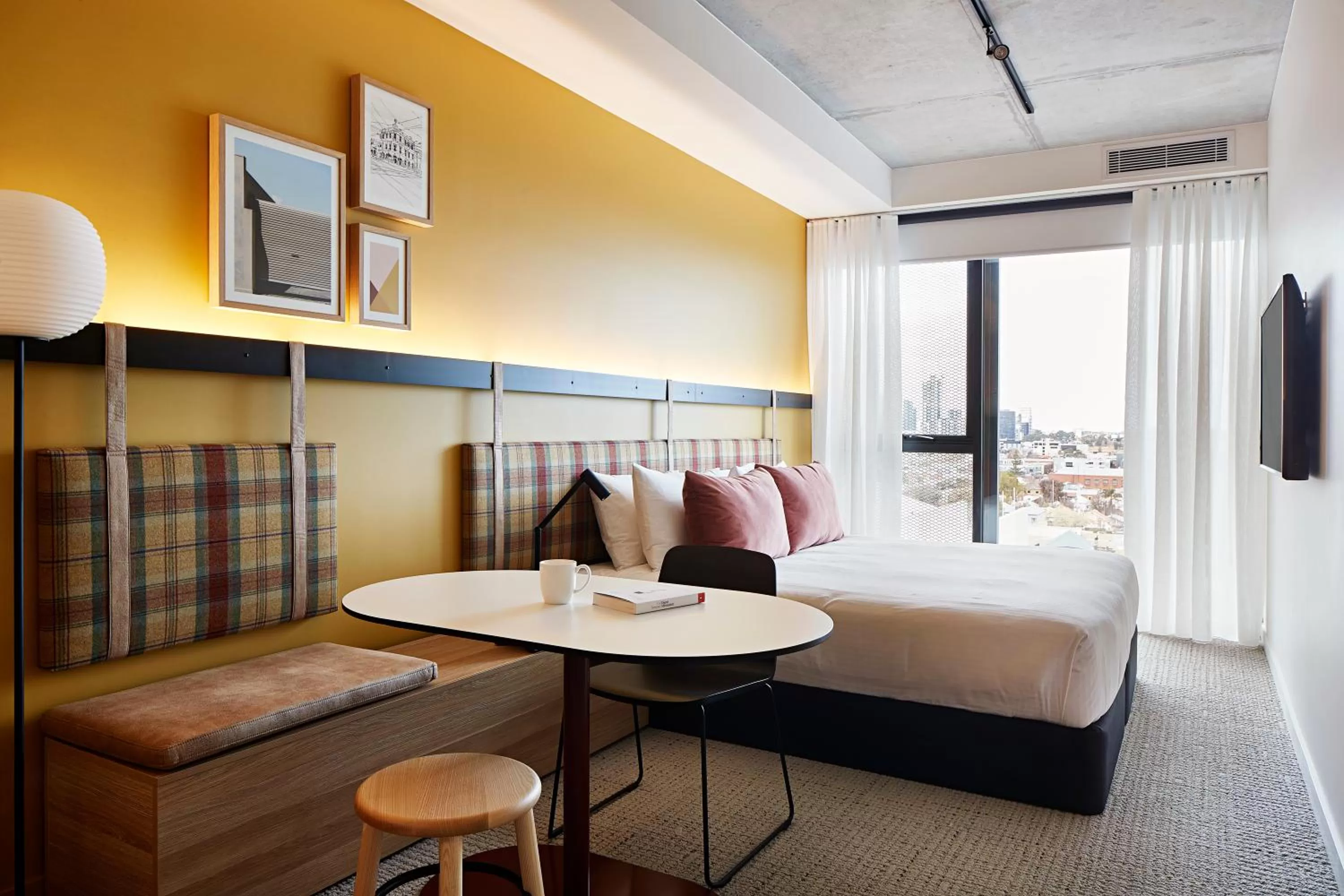 TV and multimedia, Bed in Lanbruk Richmond Hill