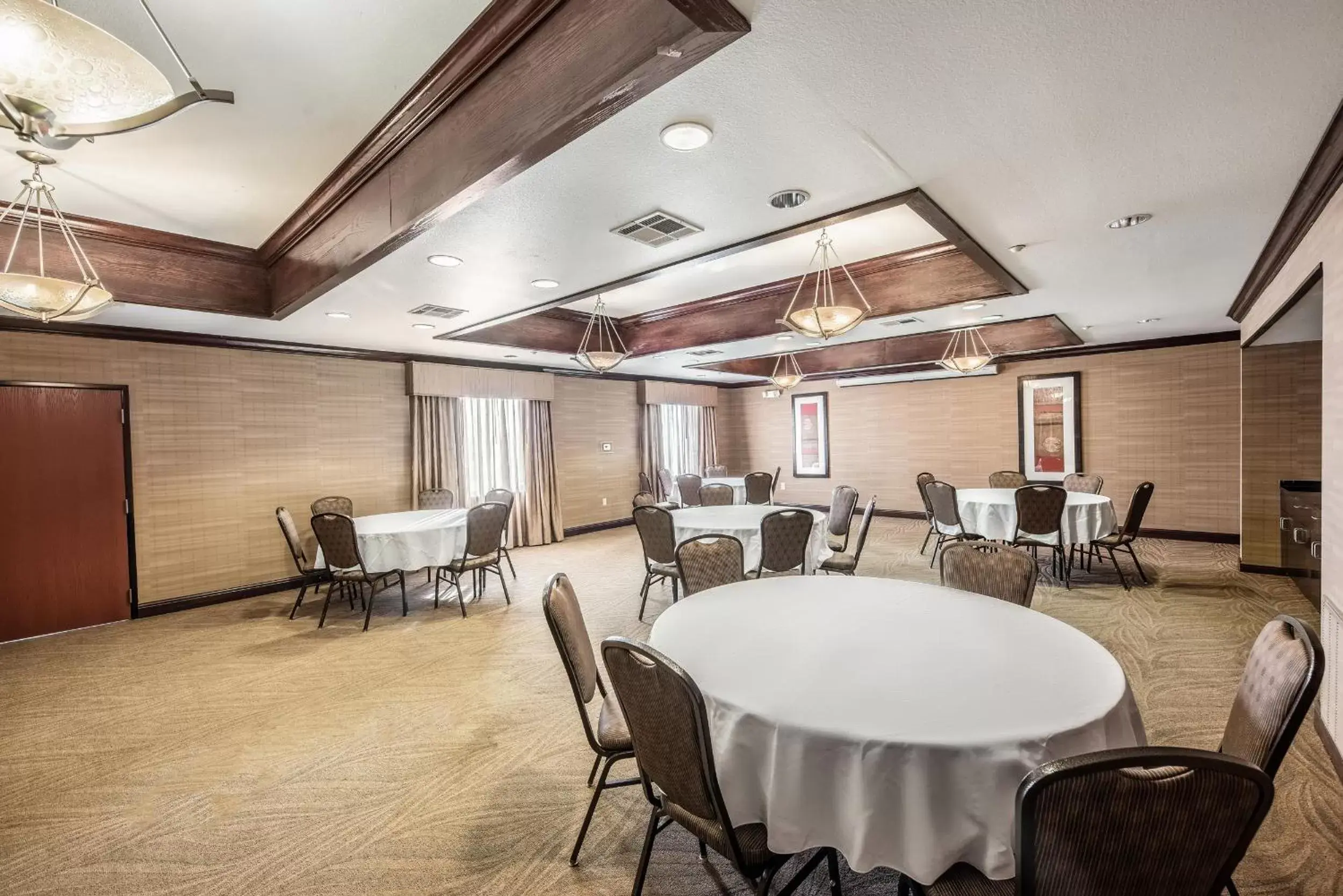 Banquet/Function facilities in Red Lion Inn & Suites Mineral Wells