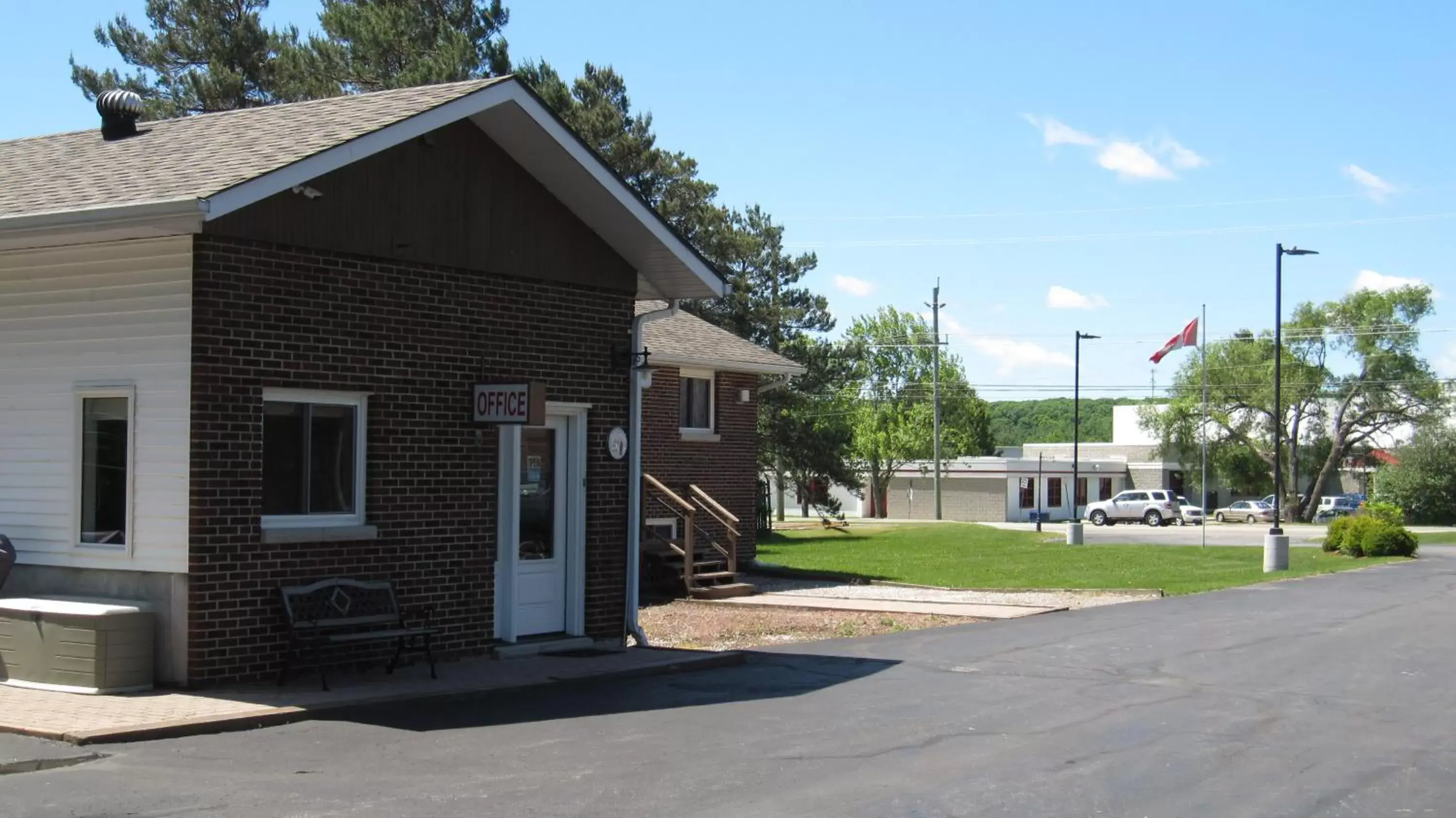 On site, Facade/Entrance in Wellington Inn