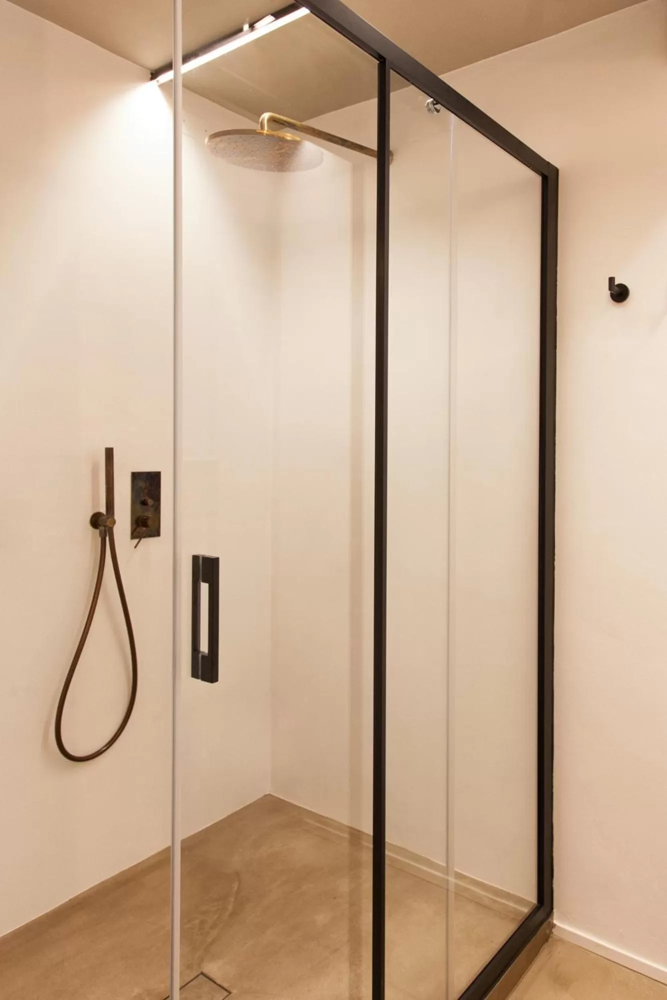 Shower in Terra di Gradara