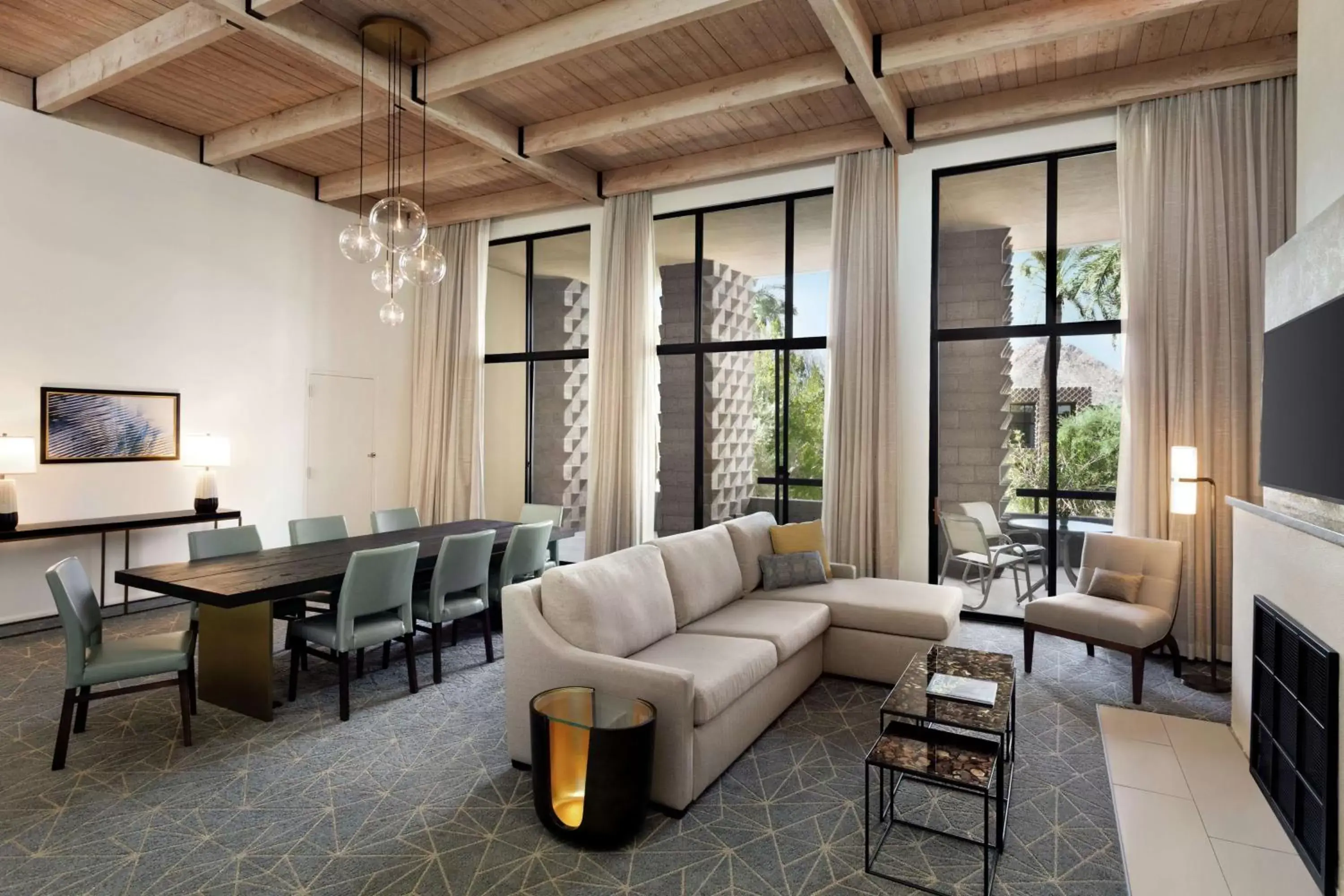 Living room, Seating Area in DoubleTree by Hilton Paradise Valley Resort Scottsdale