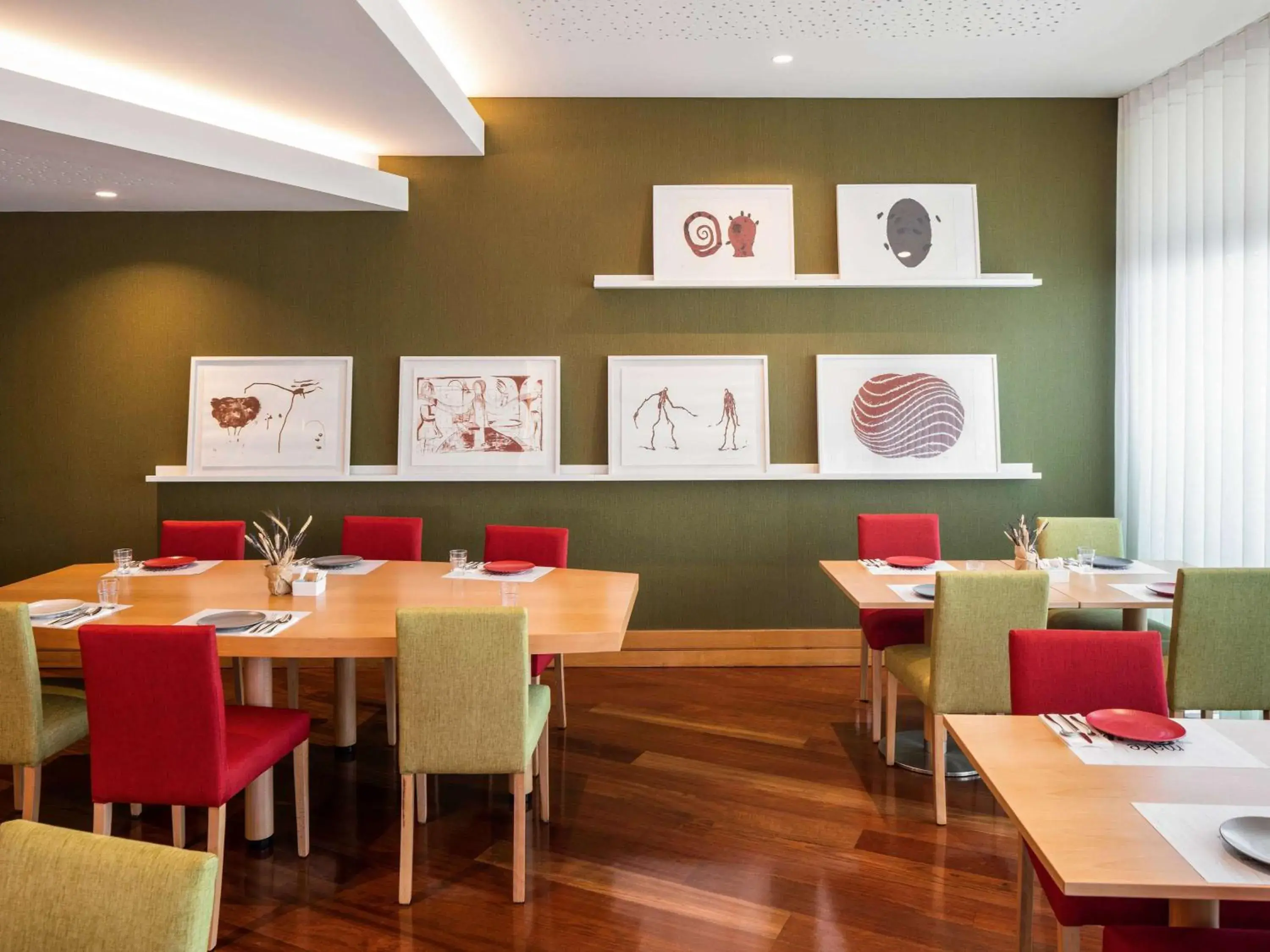 Restaurant/Places to Eat in Hotel Mercure Porto Gaia