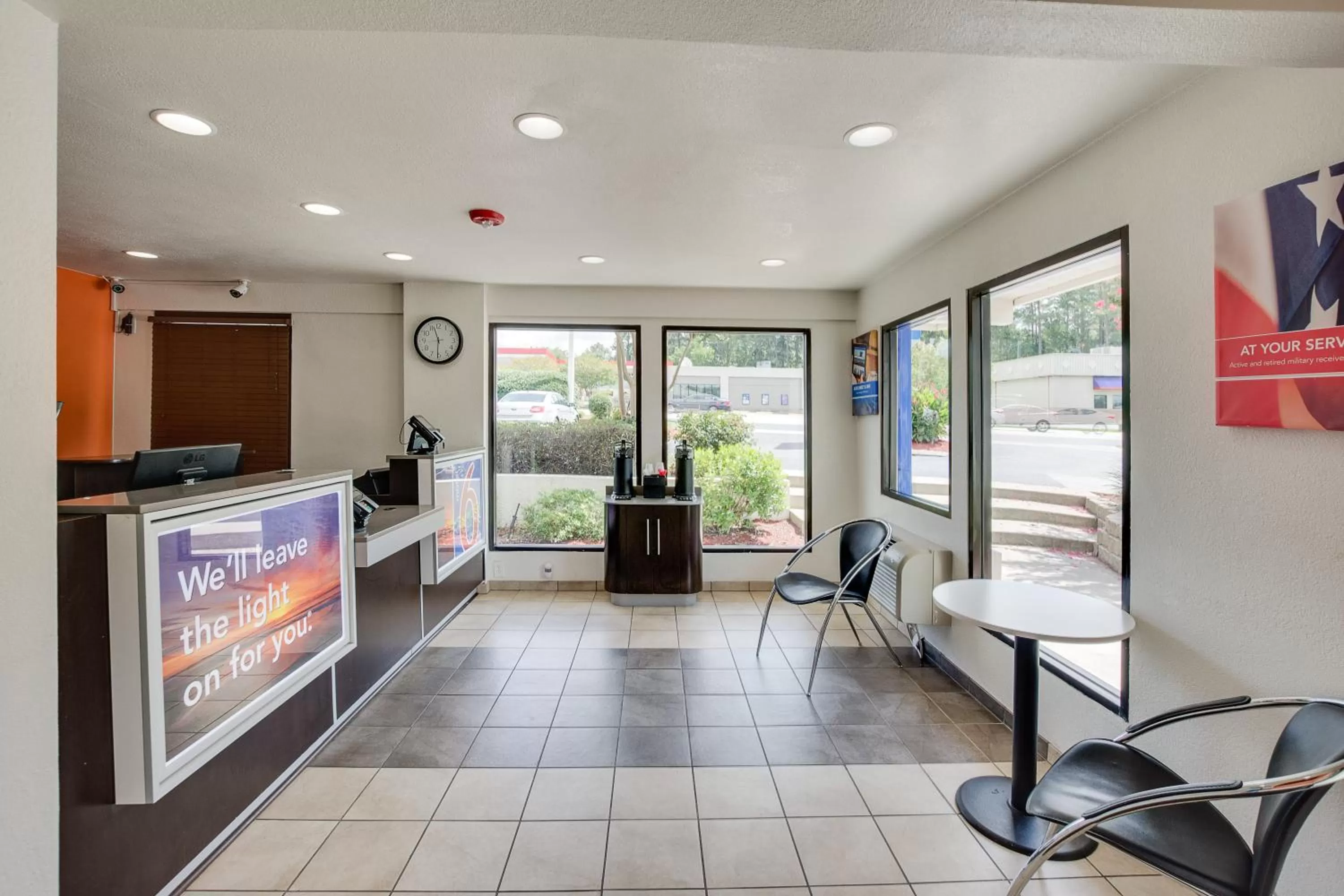 Lobby or reception in Motel 6-Columbus, OH - West