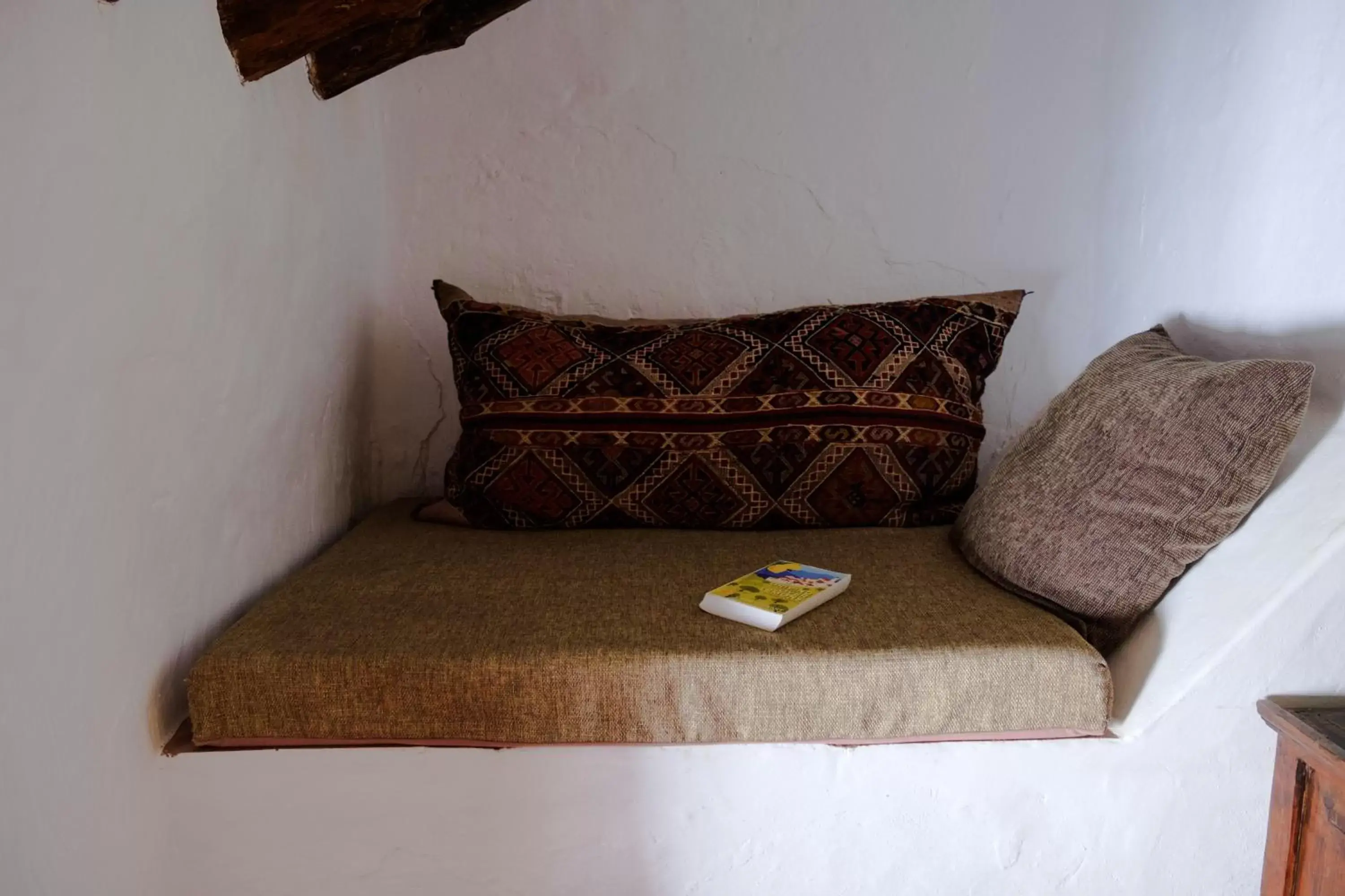 Seating area, Bed in Almohalla51