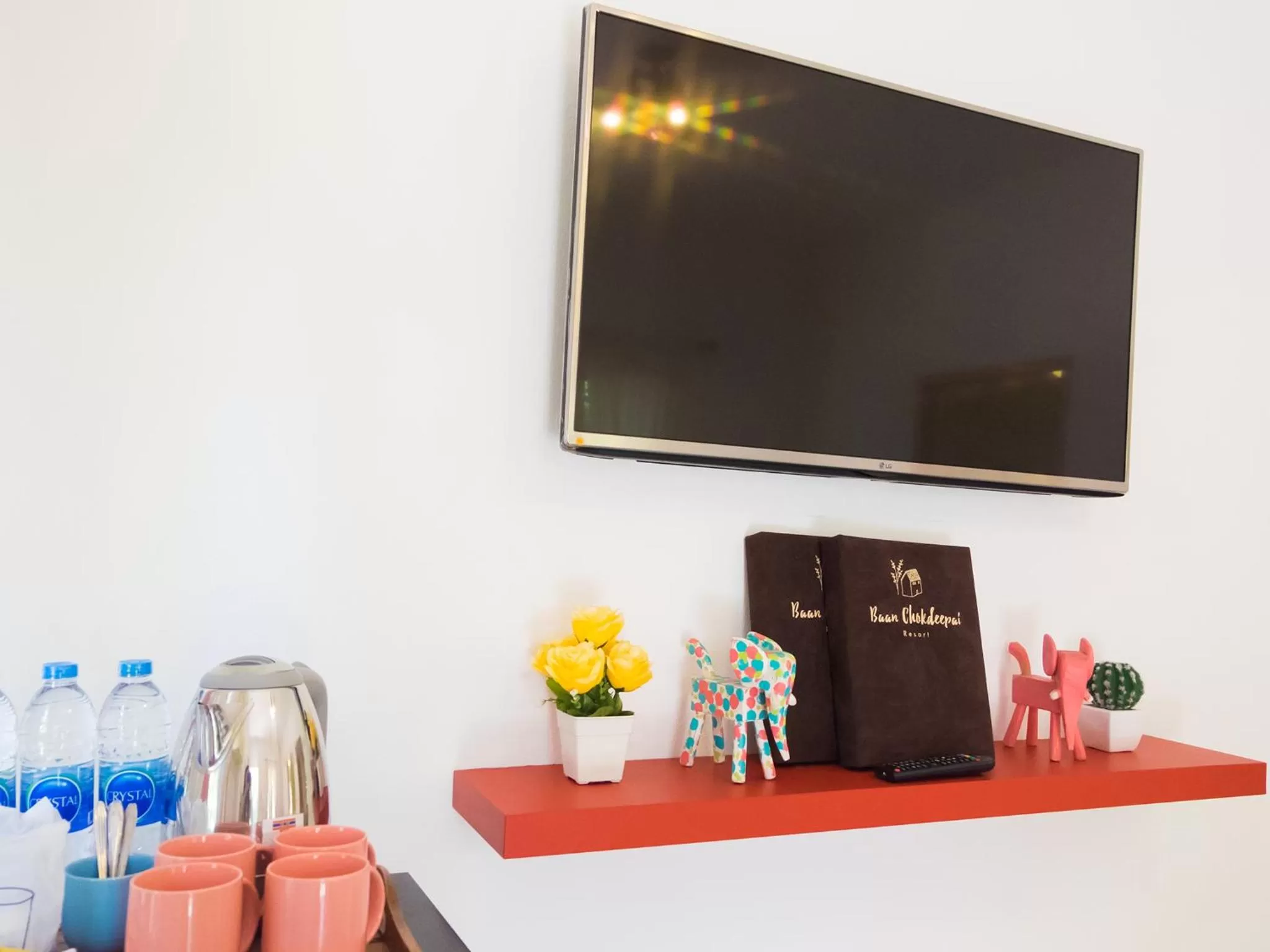 TV and multimedia in Baan Chokdee Pai Resort