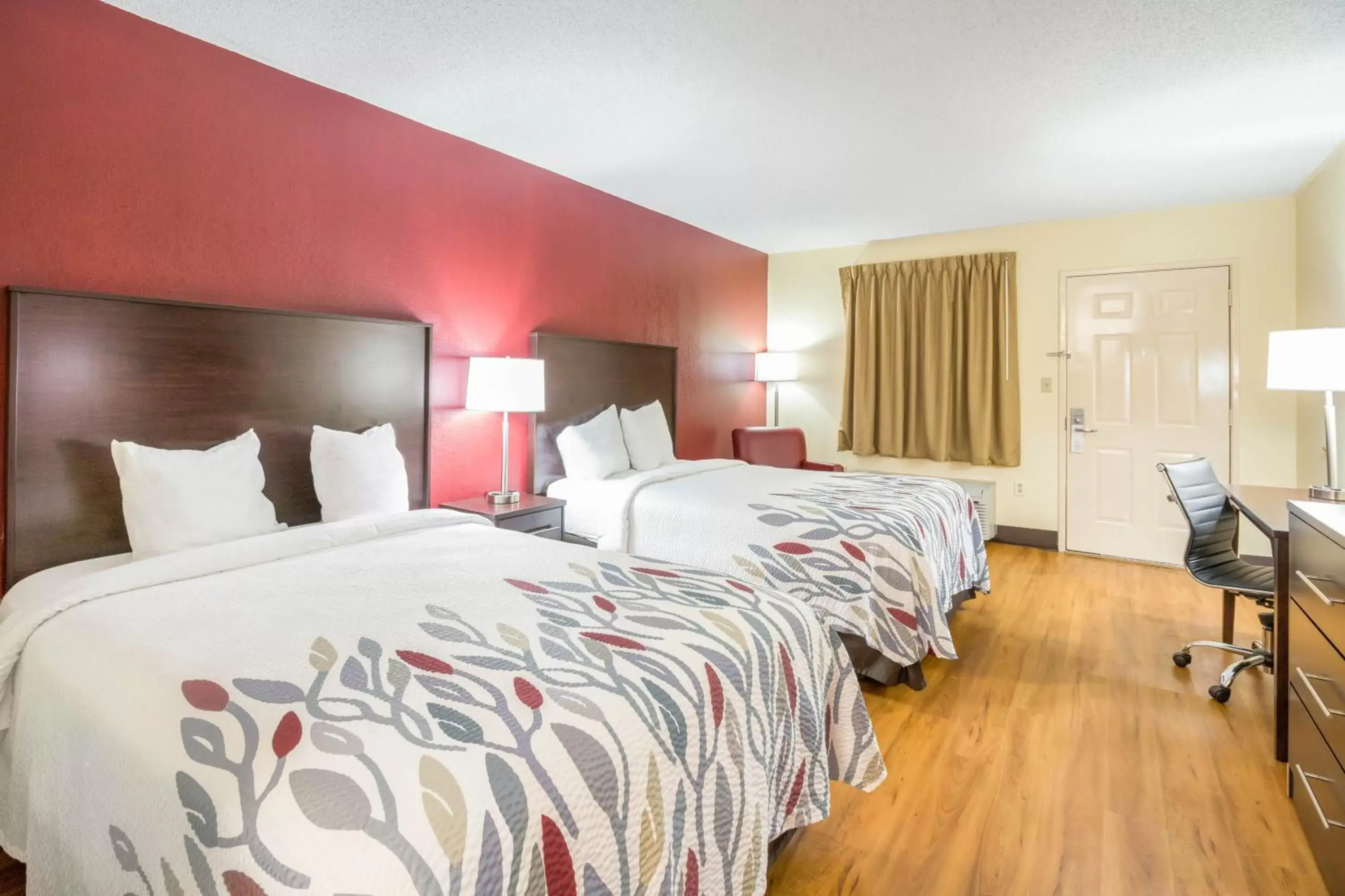 Photo of the whole room, Bed in Red Roof Inn Clarksville