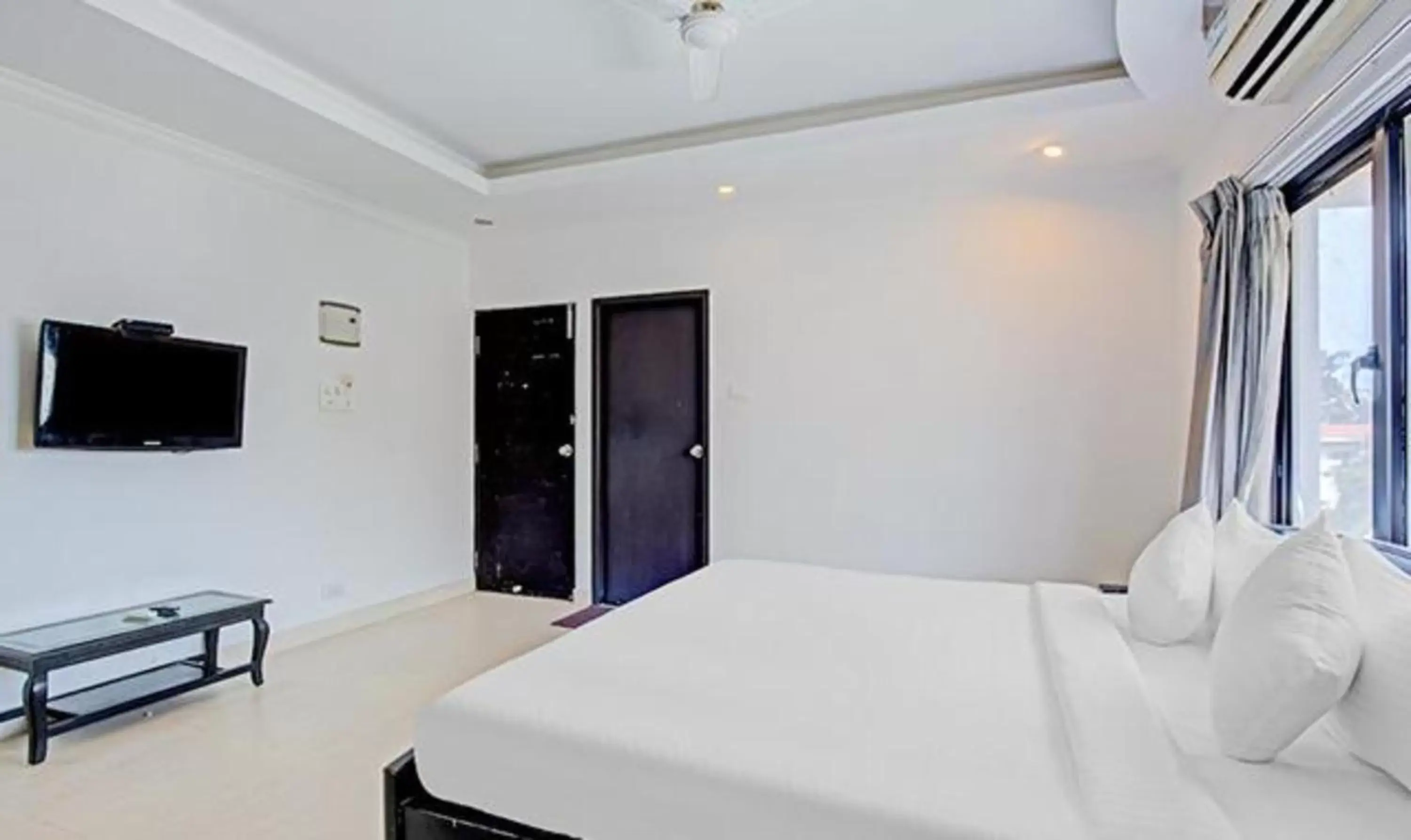 Bed in FabHotel Skyry