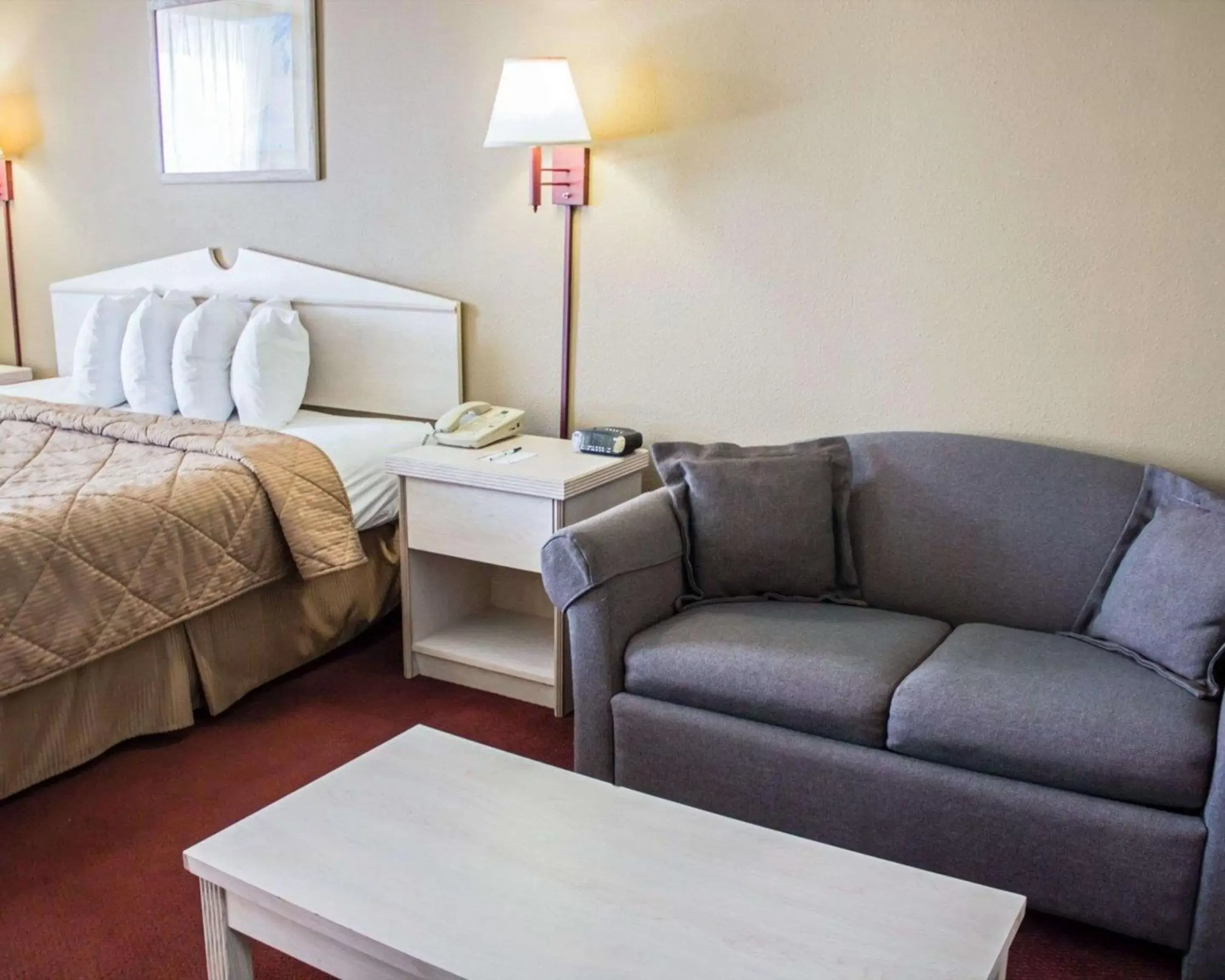 Photo of the whole room, Seating Area in Quality Inn & Suites St Augustine Beach