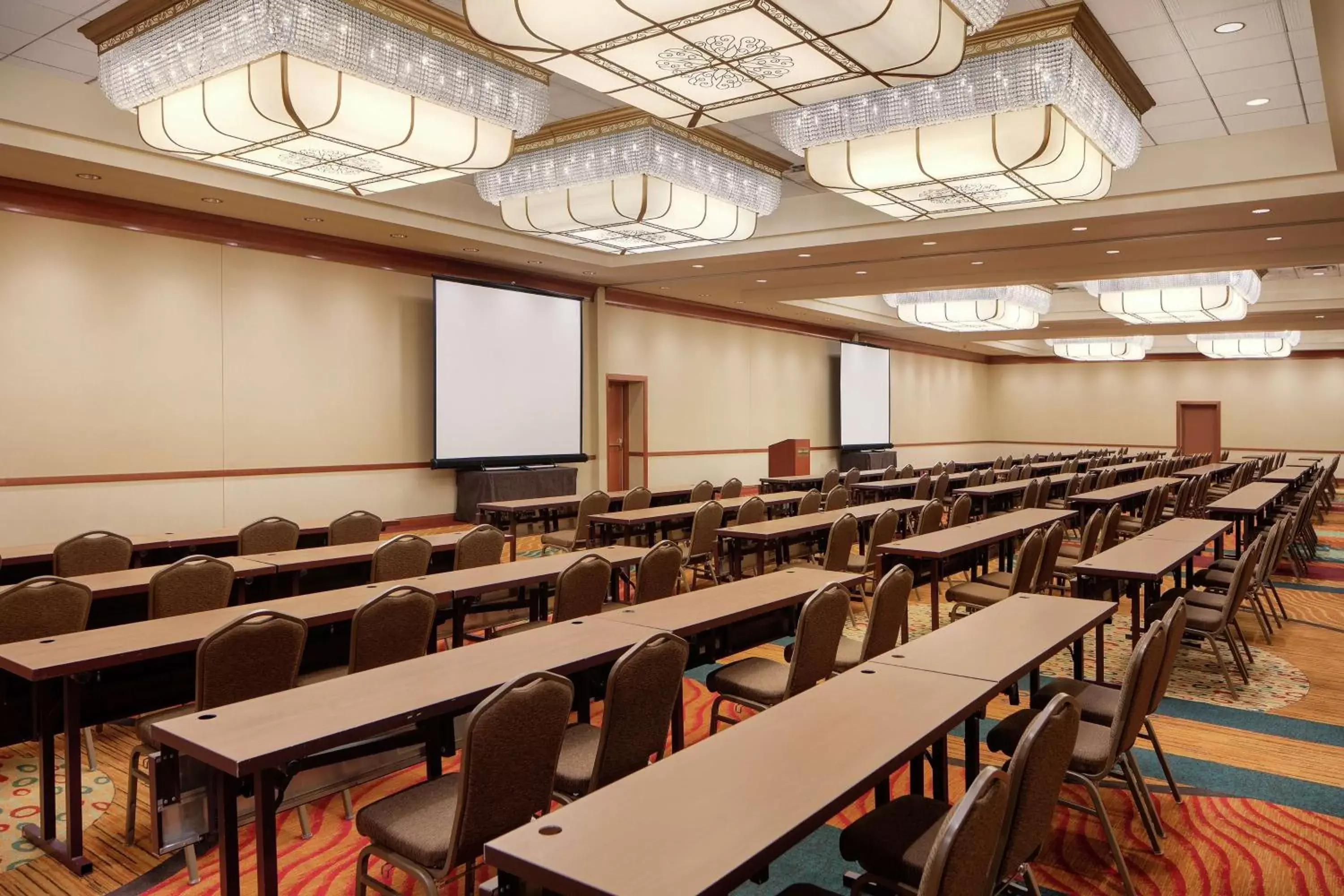 Meeting/conference room in Hilton Seattle Airport & Conference Center