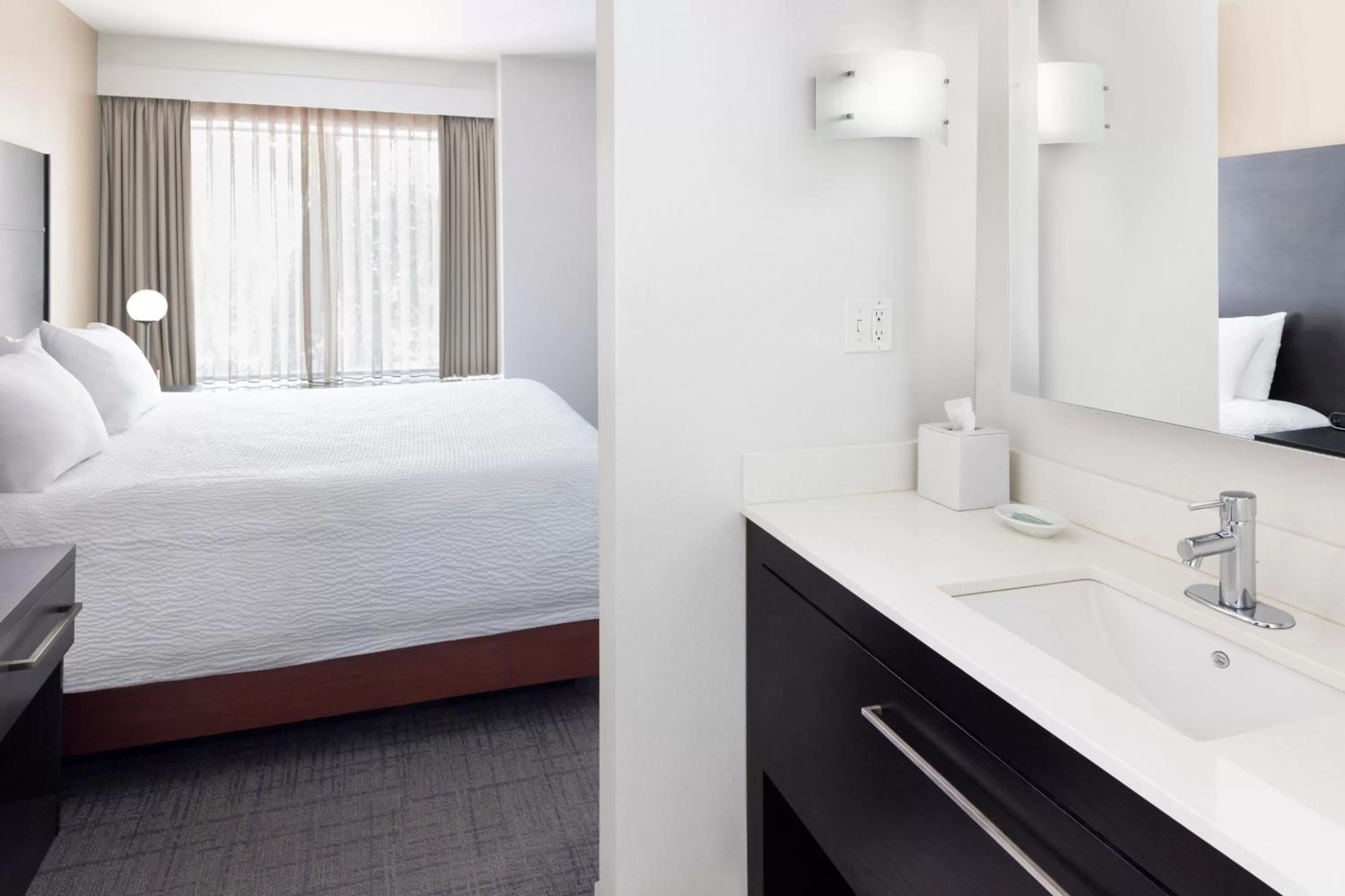 Photo of the whole room, Bed in Residence Inn by Marriott Sacramento Downtown at Capitol Park