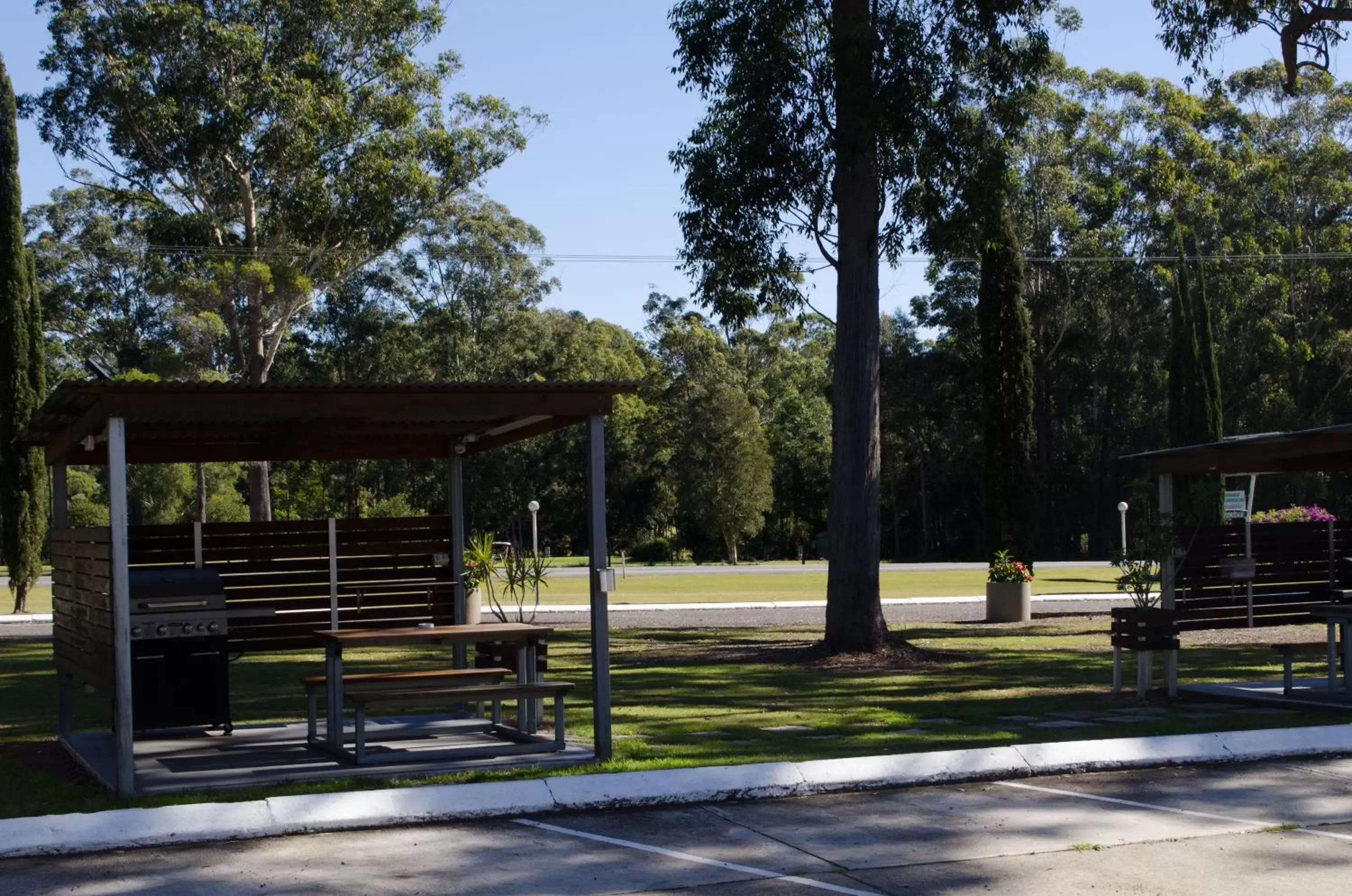 BBQ facilities in Fairway Lodge Motel