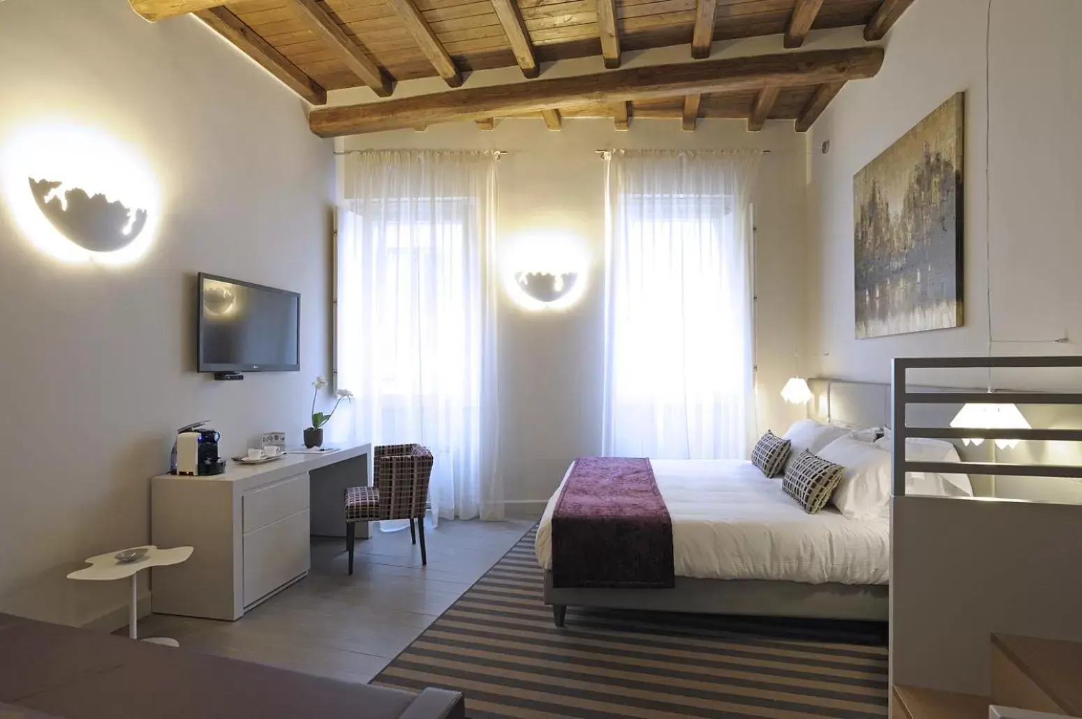 Junior Suite in Trevi Palace Luxury Inn
