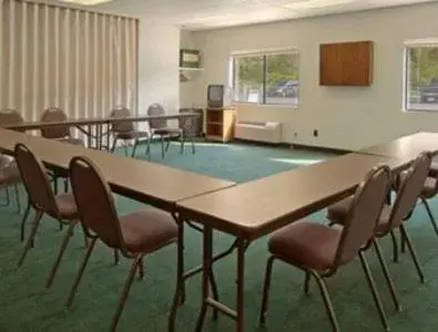 Business facilities in Days Inn by Wyndham Ashland