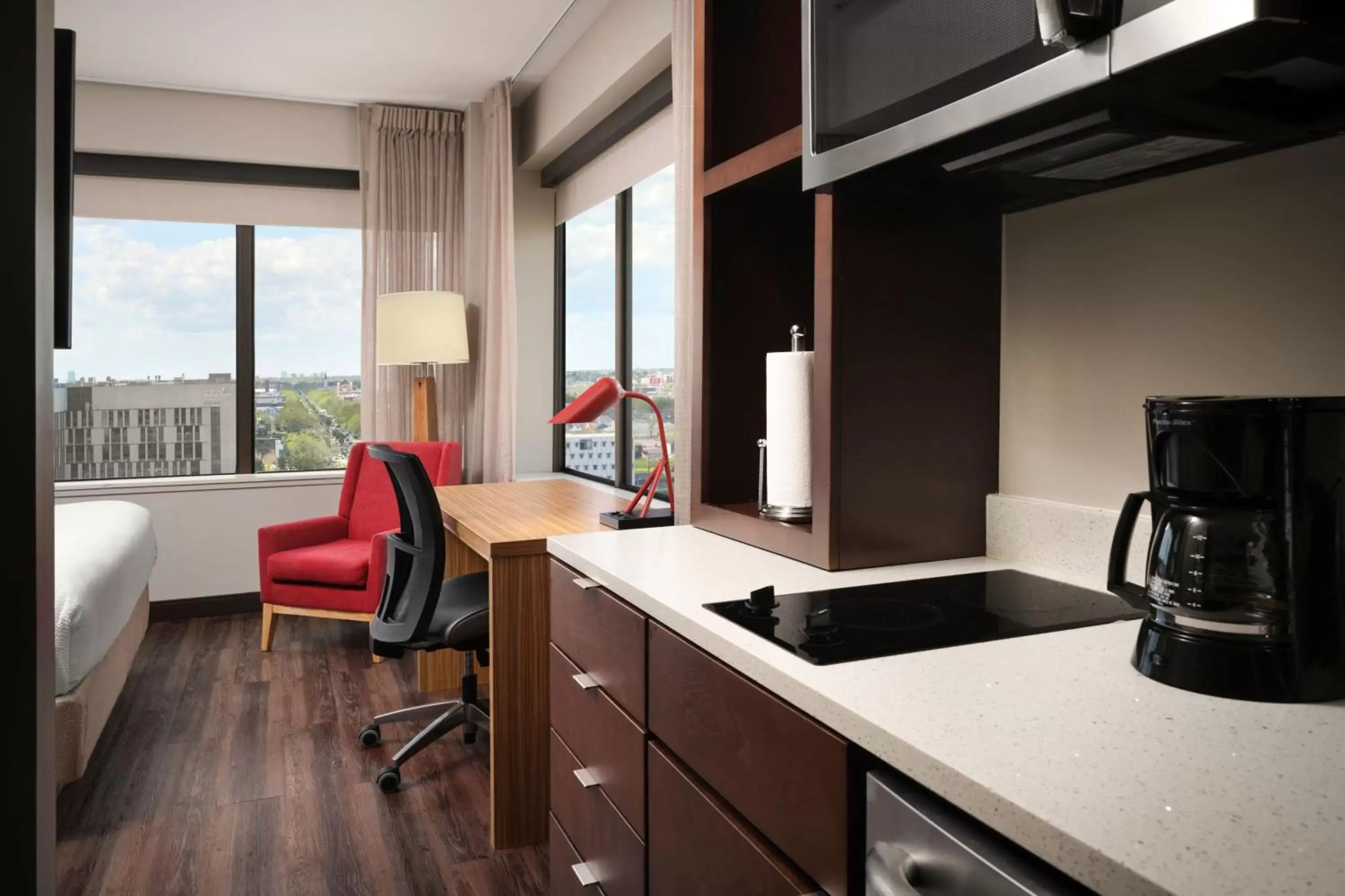 Kitchen or kitchenette, Kitchen/Kitchenette in TownePlace Suites by Marriott New Orleans Downtown/Canal Street