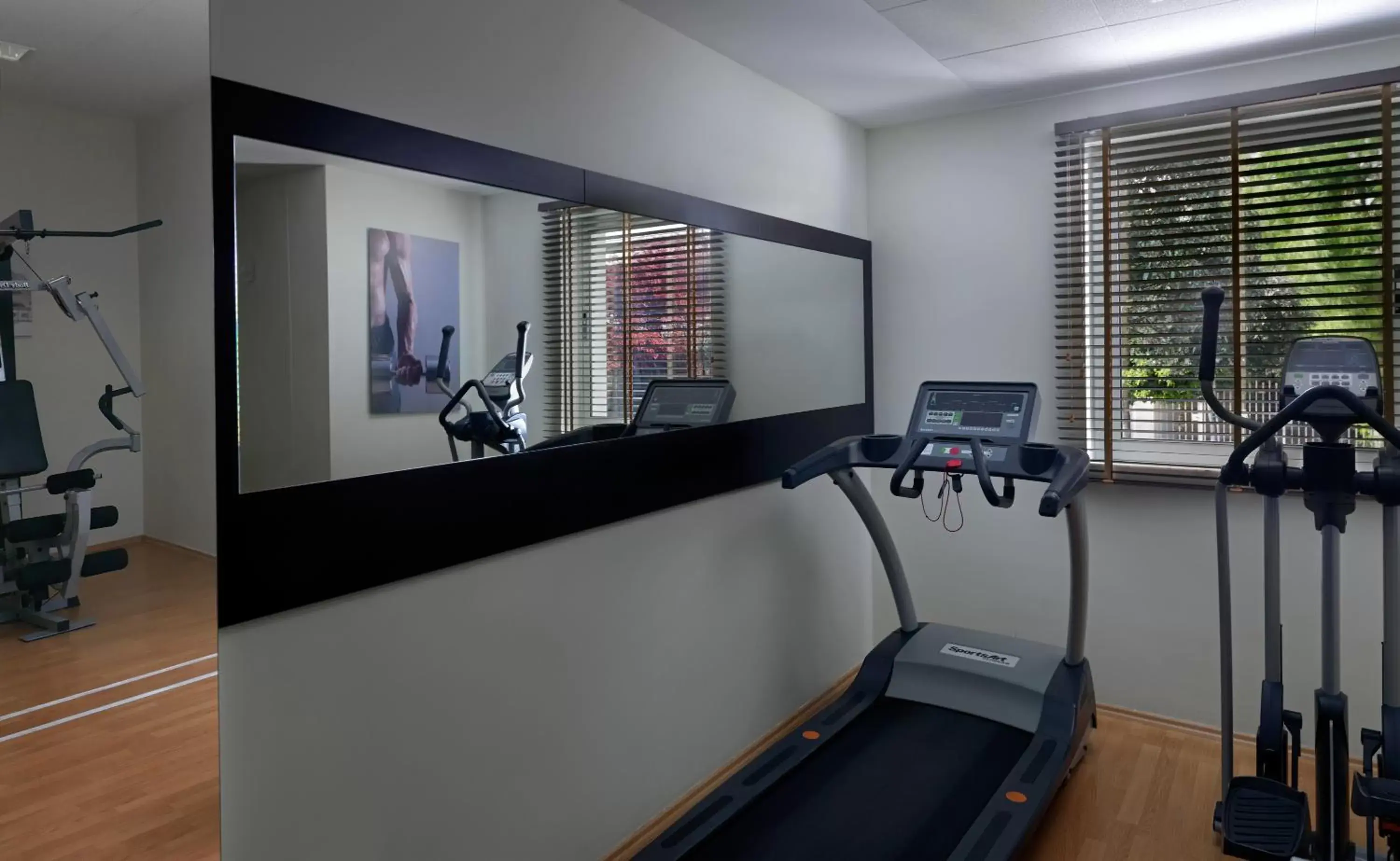 Fitness centre/facilities, Lobby/Reception in Elefsina Hotel