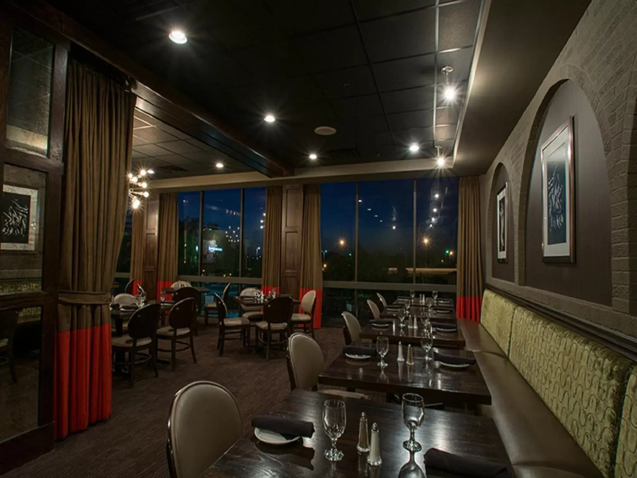 Restaurant/Places to Eat in Hotel Preston Nashville Airport