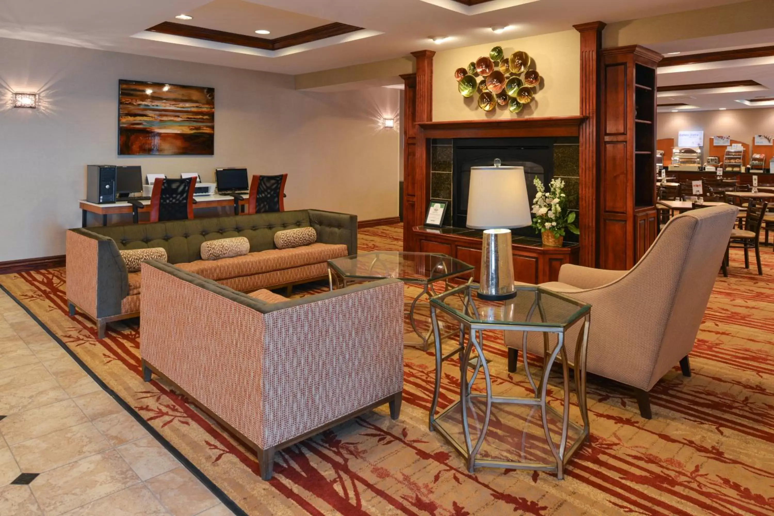 Lobby or reception, Lounge/Bar in Holiday Inn Express Hotel & Suites Cherry Hills, an IHG Hotel