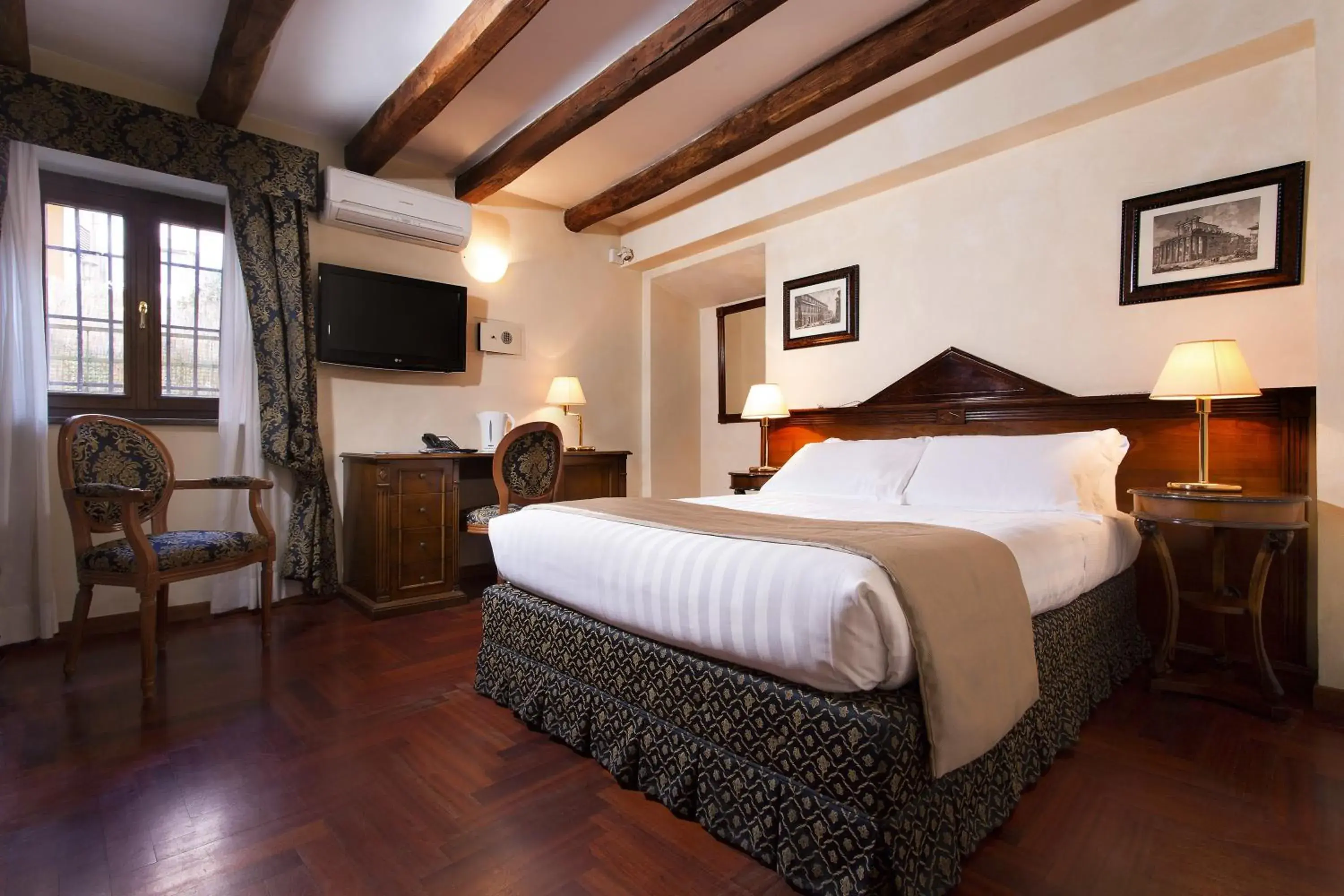 Superior Double Room in Hotel Teatro Pace