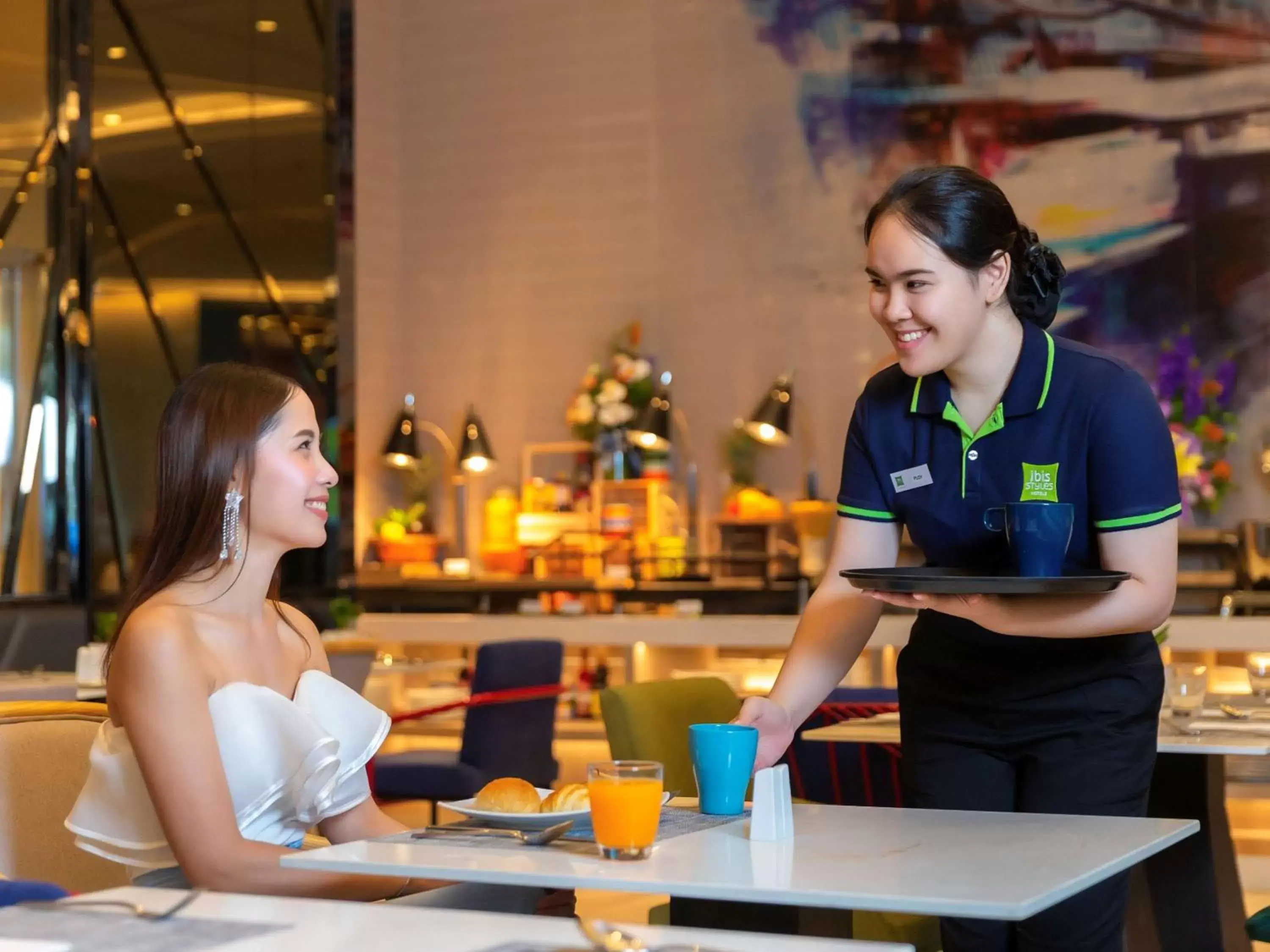 Restaurant/places to eat in ibis Styles Bangkok Ratchada
