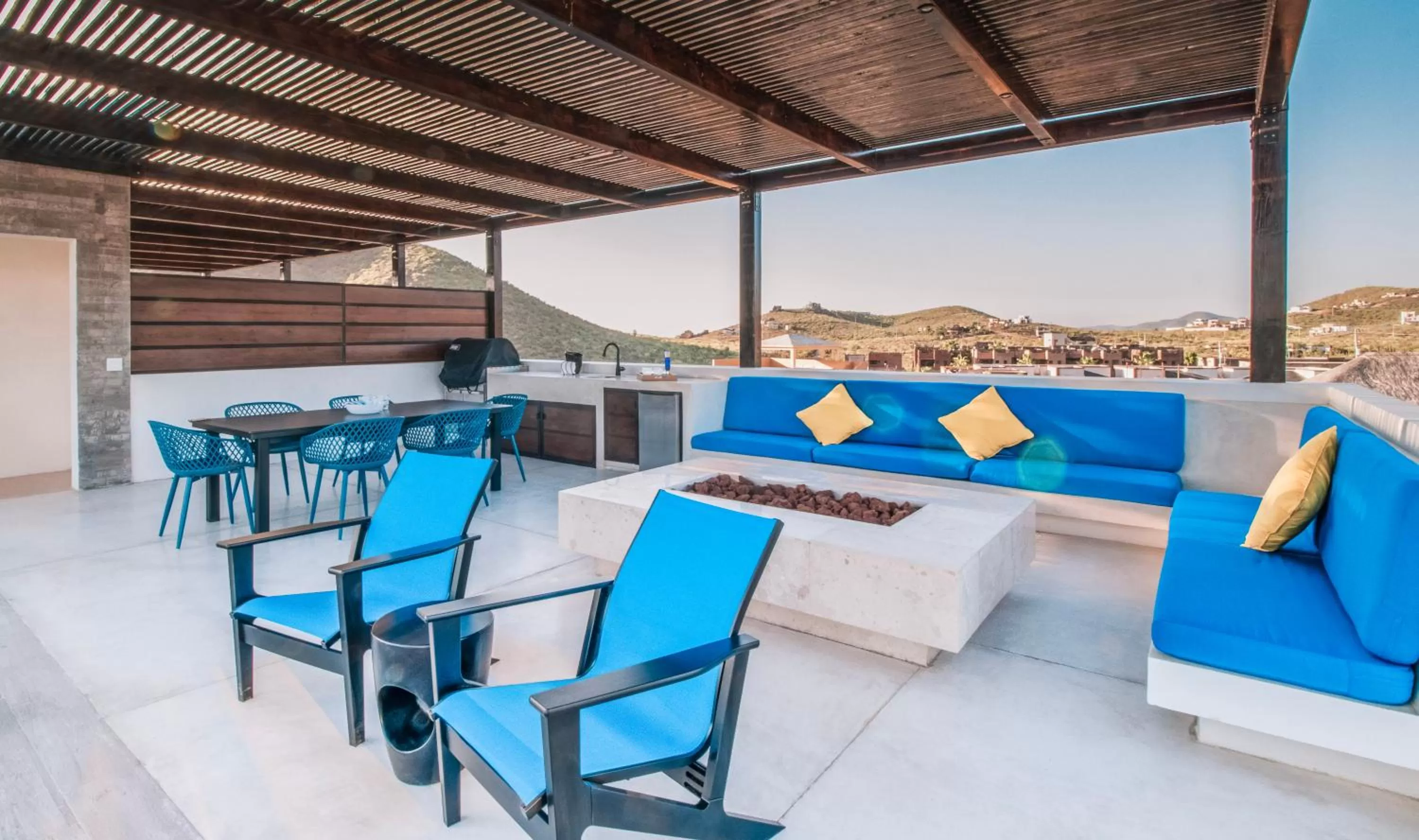 BBQ facilities in Cerritos Surf Residences