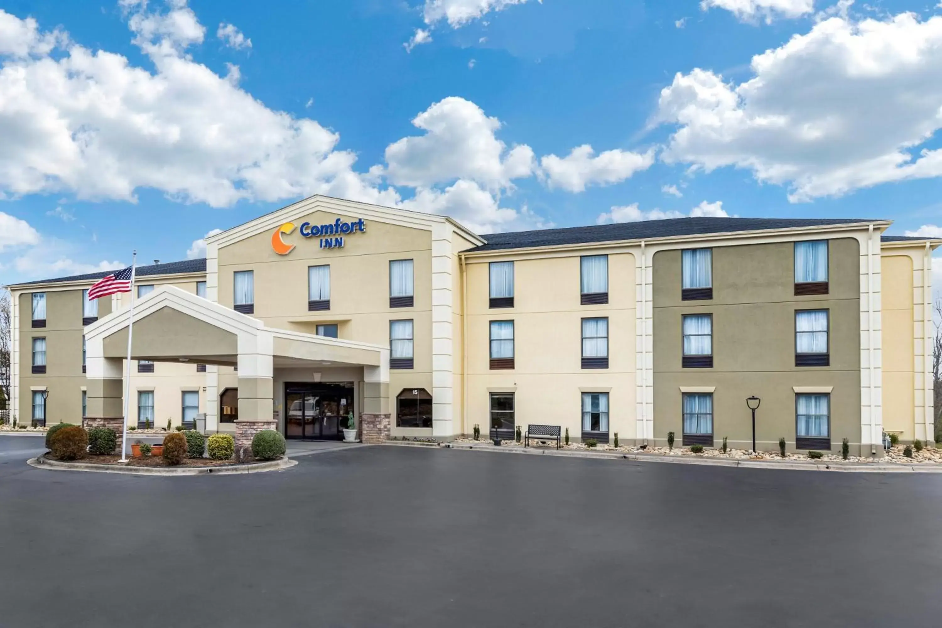 Property Building in Comfort Inn Asheville Airport