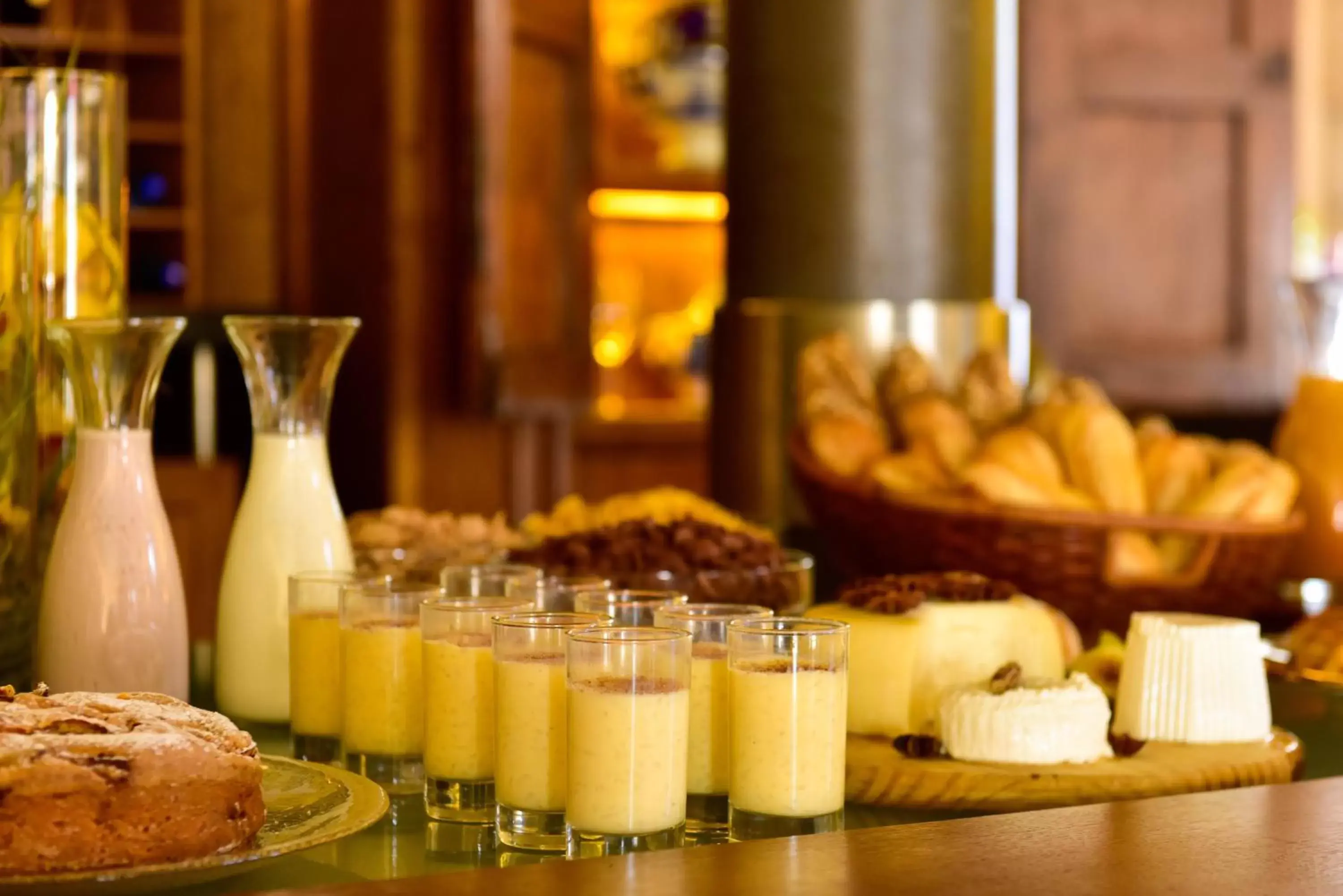 Buffet breakfast in Casa Melo Alvim - by Unlock Hotels