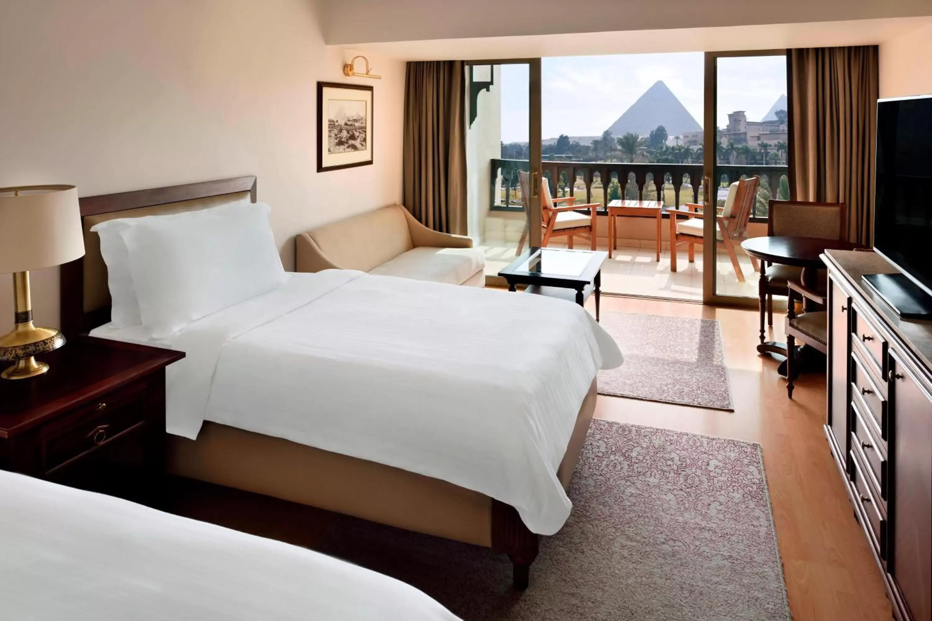 Photo of the whole room, Bed in Marriott Mena House, Cairo