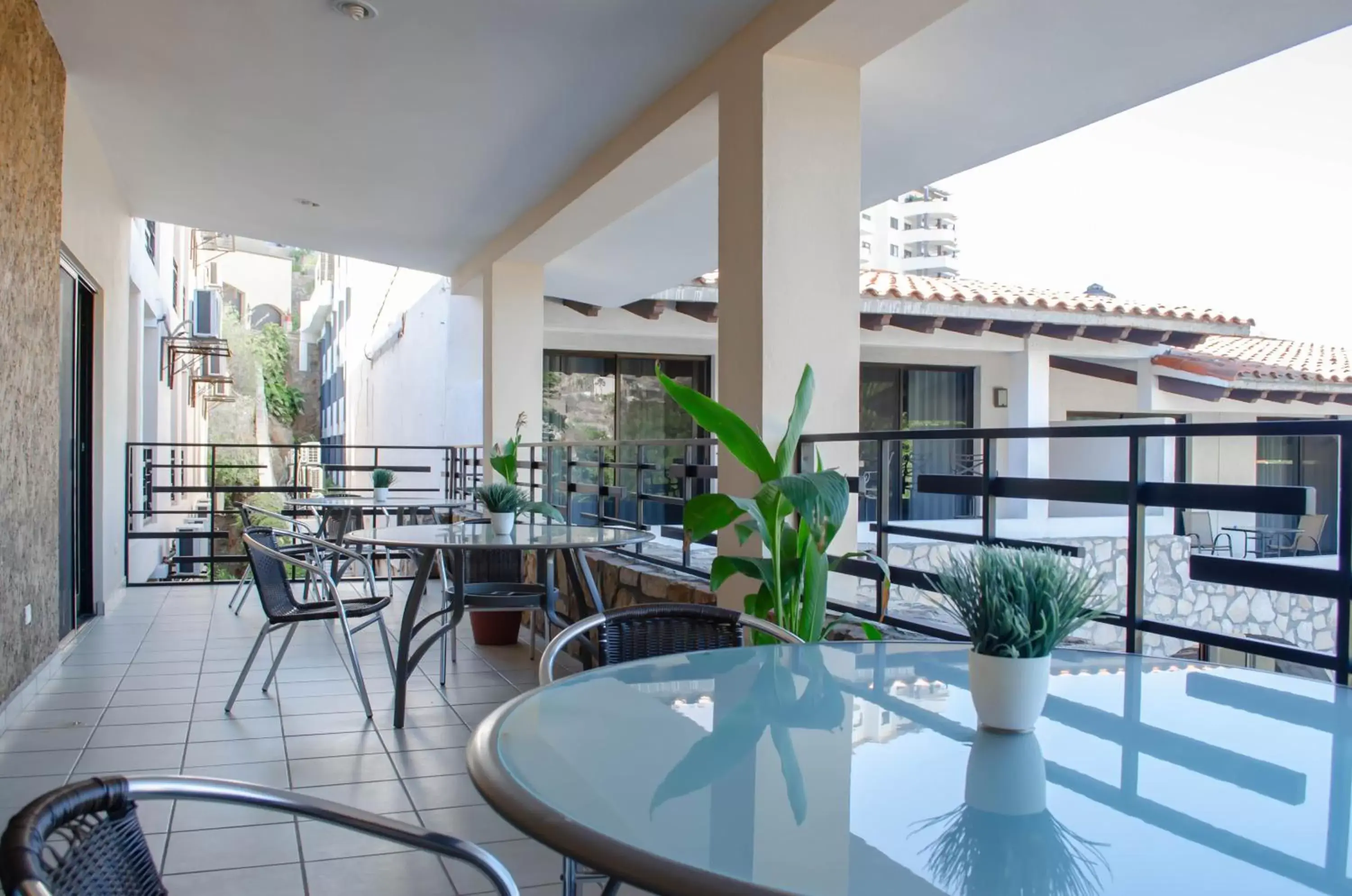 Balcony/Terrace, Restaurant/Places to Eat in Pedregal Suites - Marina and Downtown