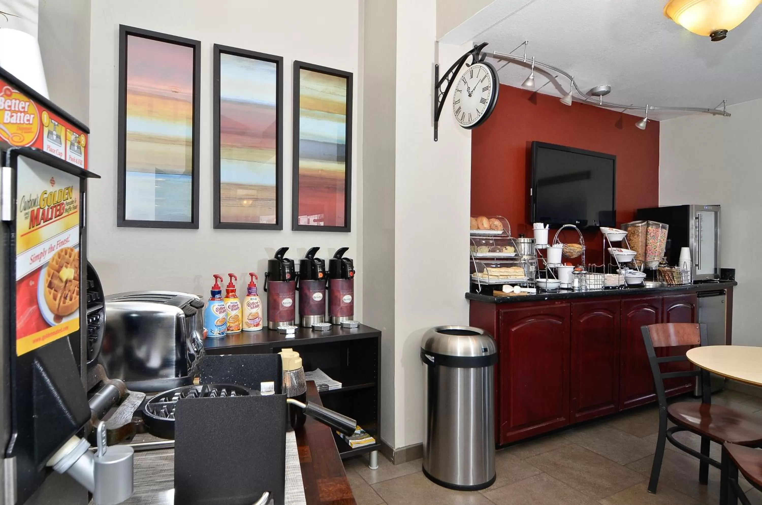 Restaurant/places to eat in Clackamas Inn and Suites