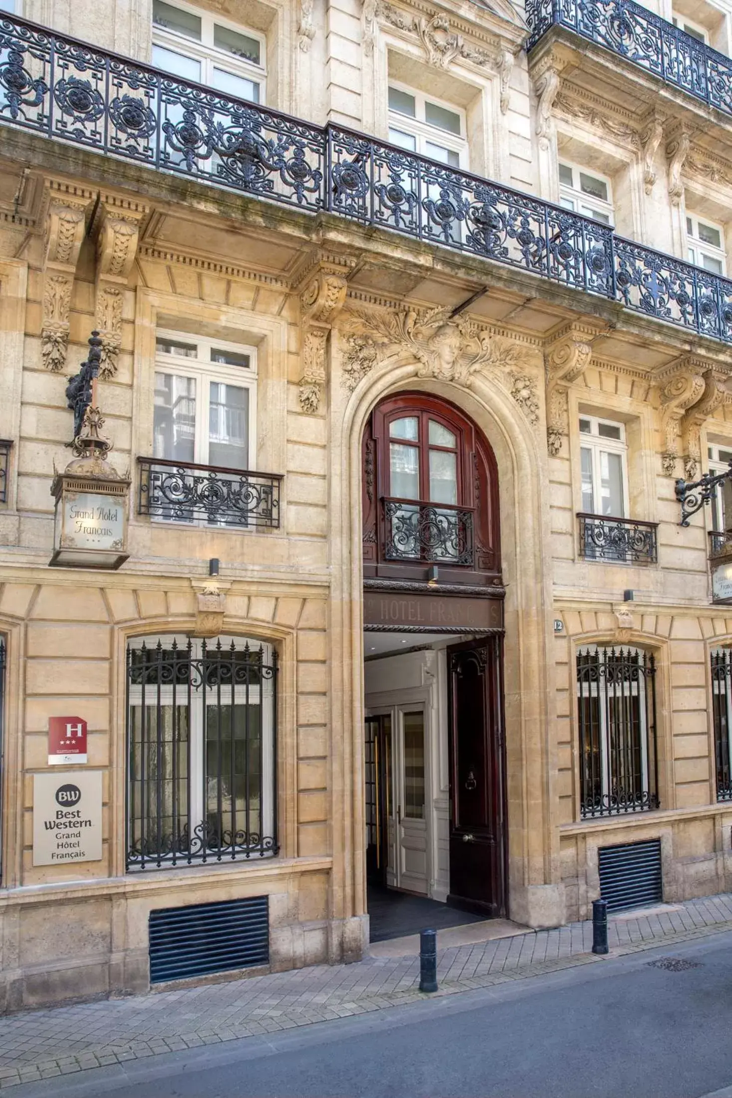 Property Building in Best Western Grand Hotel Francais