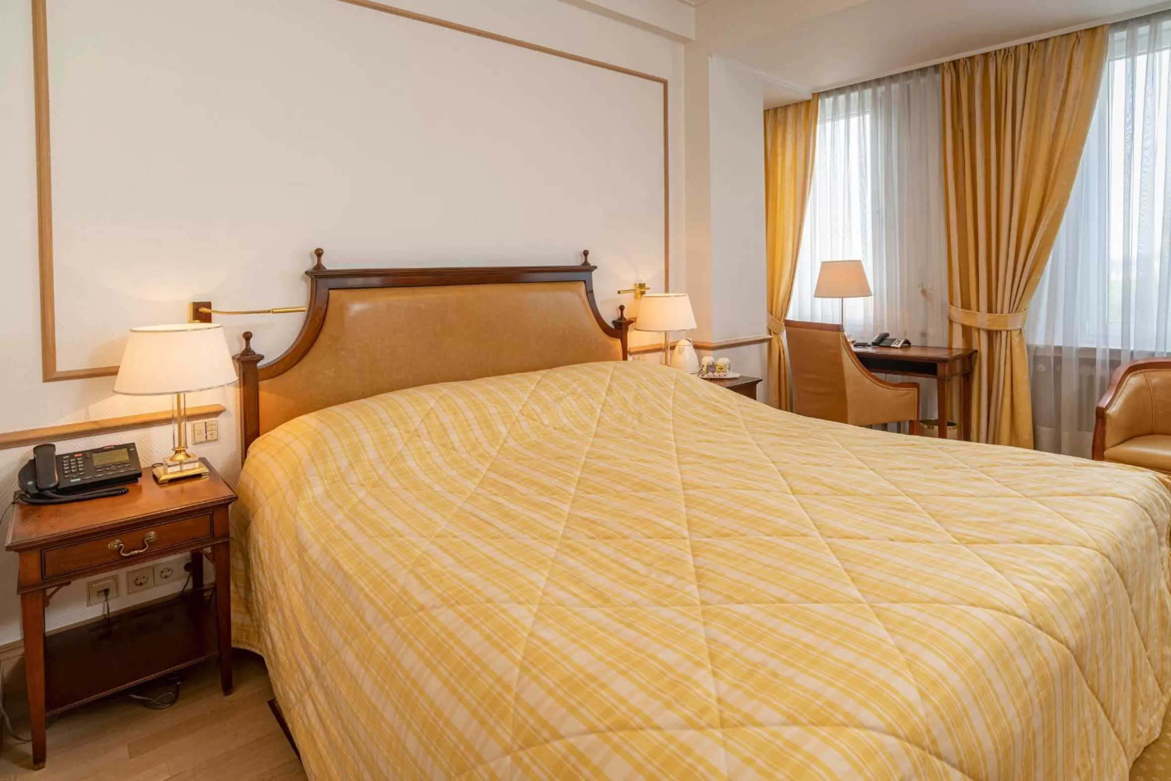 Photo of the whole room, Bed in Grand Hotel Cravat