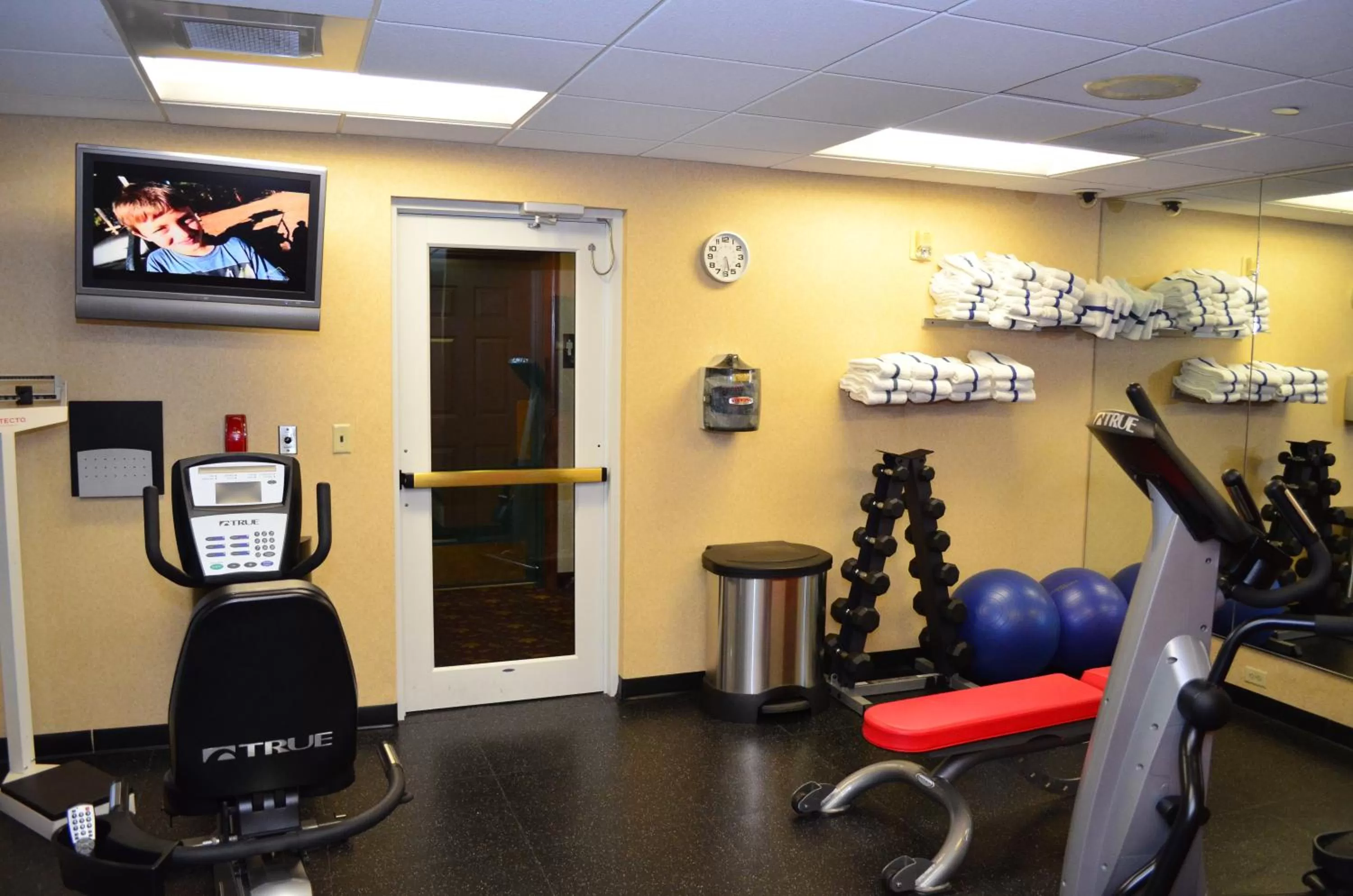 Fitness centre/facilities in Country Inn & Suites by Radisson, Bentonville South - Rogers, AR