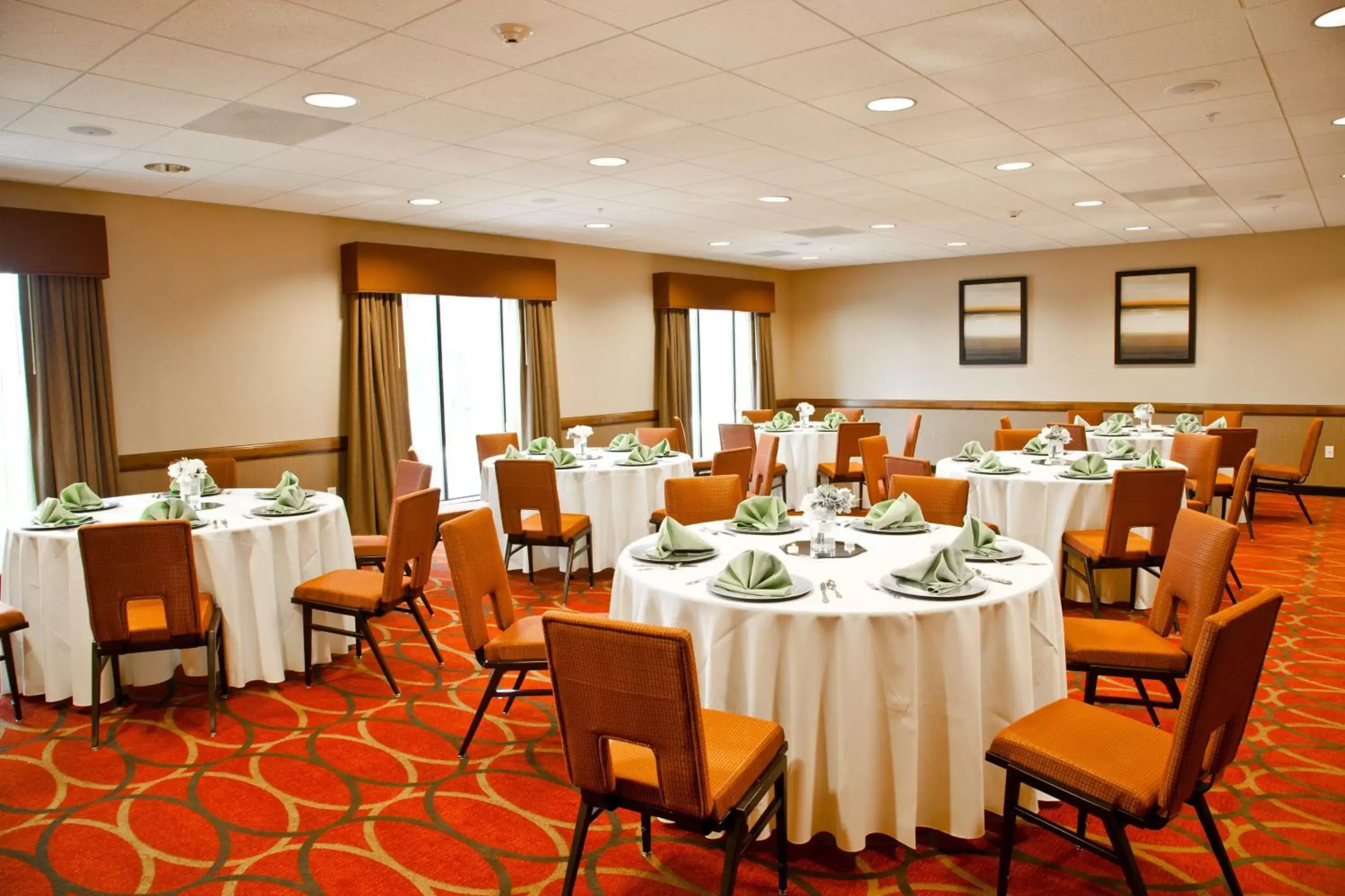 Meeting/conference room, Restaurant/Places to Eat in Hampton Inn & Suites Salinas