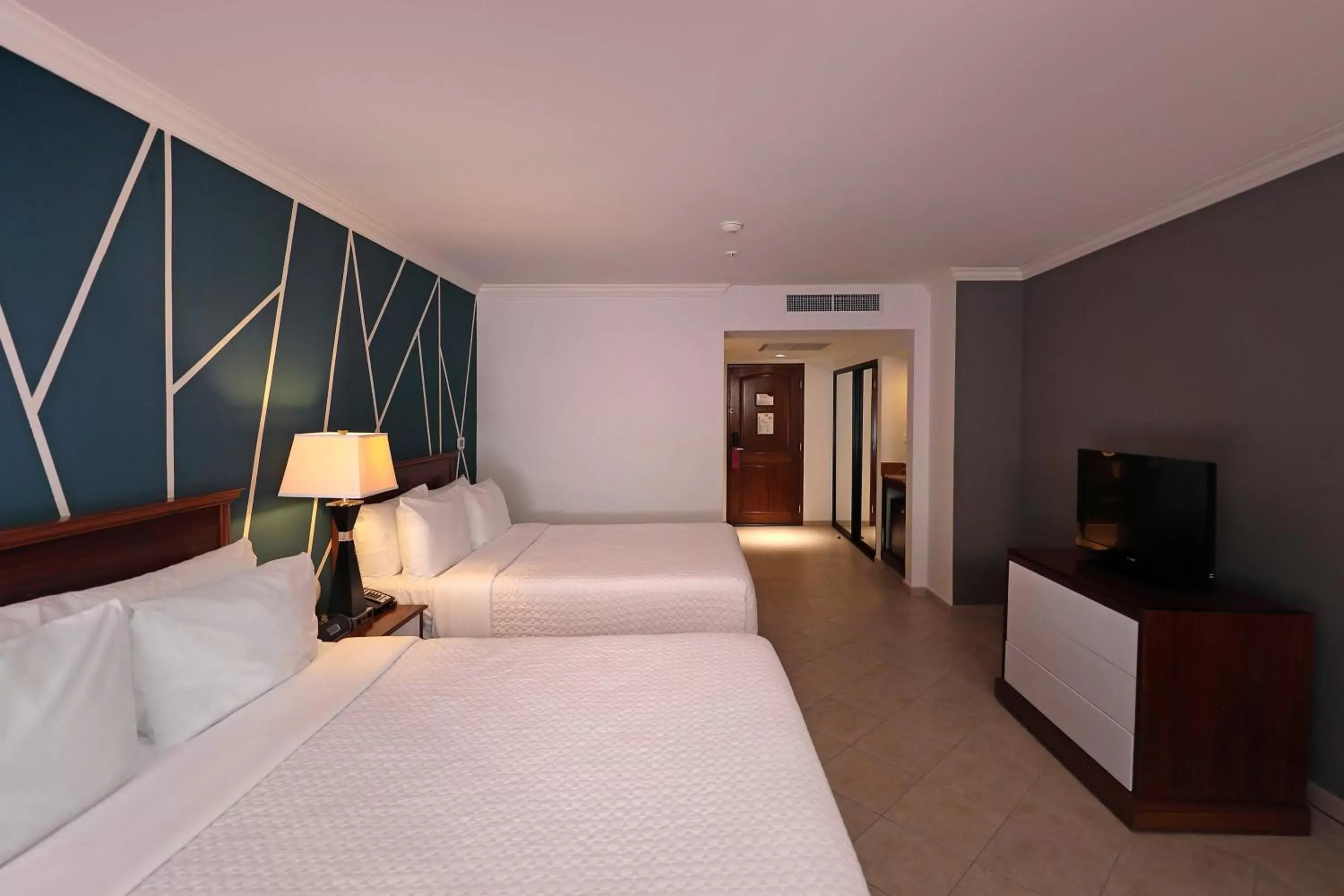 Photo of the whole room, Bed in Crowne Plaza Panama, an IHG Hotel