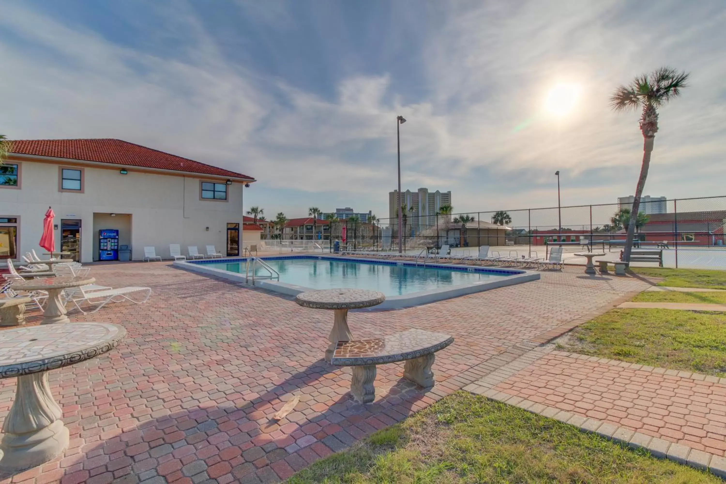 Swimming Pool in Horizon Hideaway