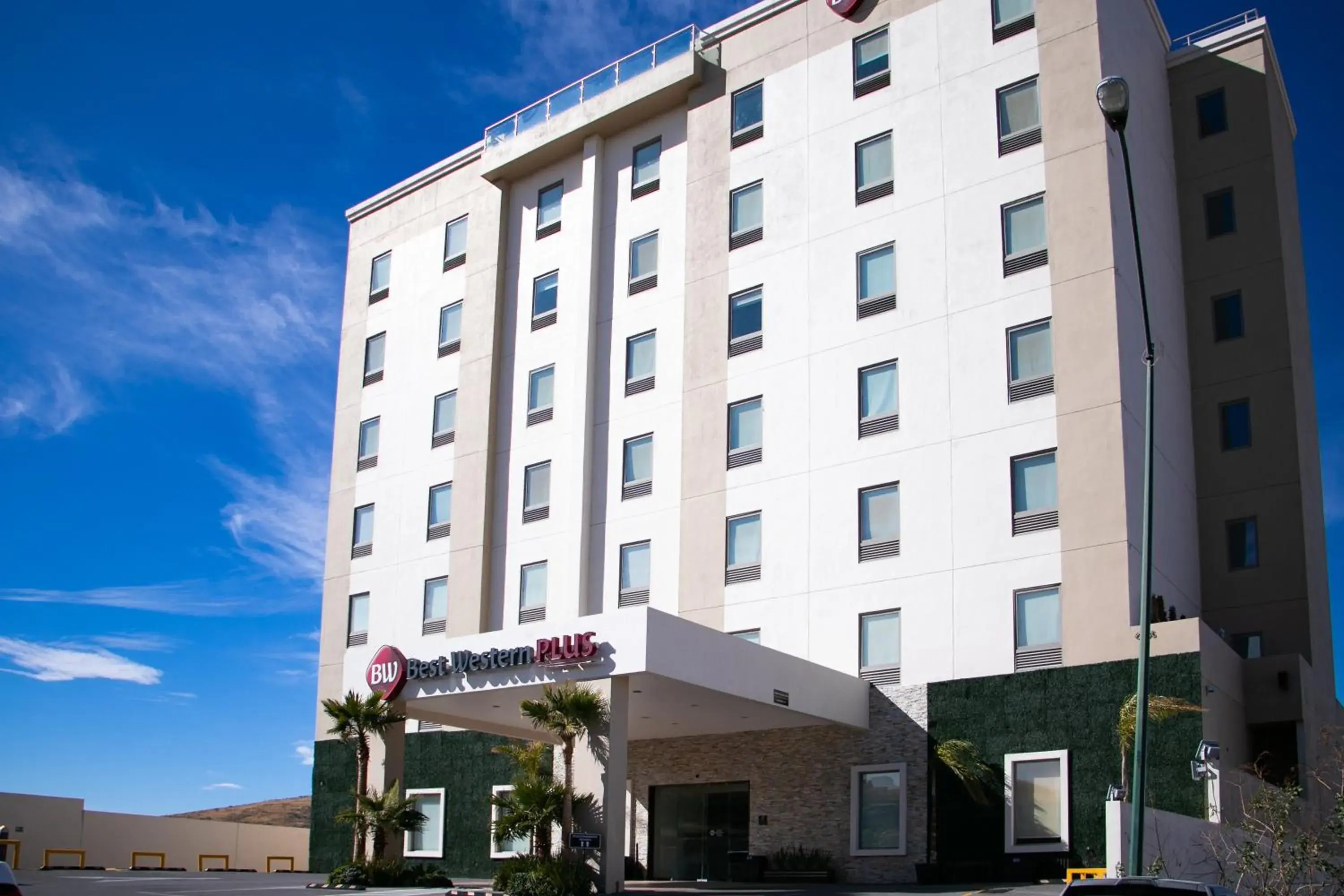 Facade/entrance, Property Building in Best Western Plus Chihuahua Juventud