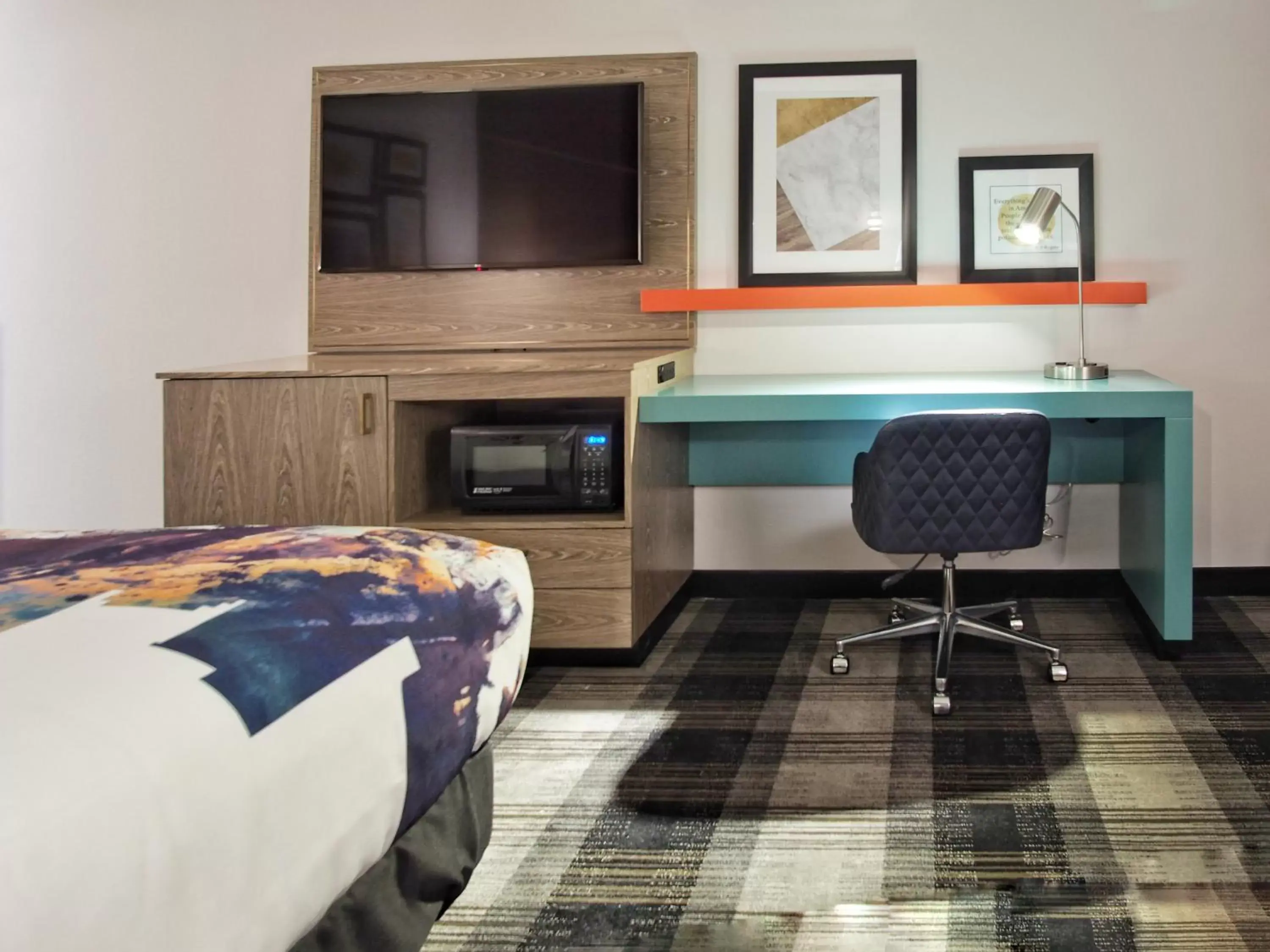 TV and multimedia, Bed in La Quinta by Wyndham Oklahoma City Airport